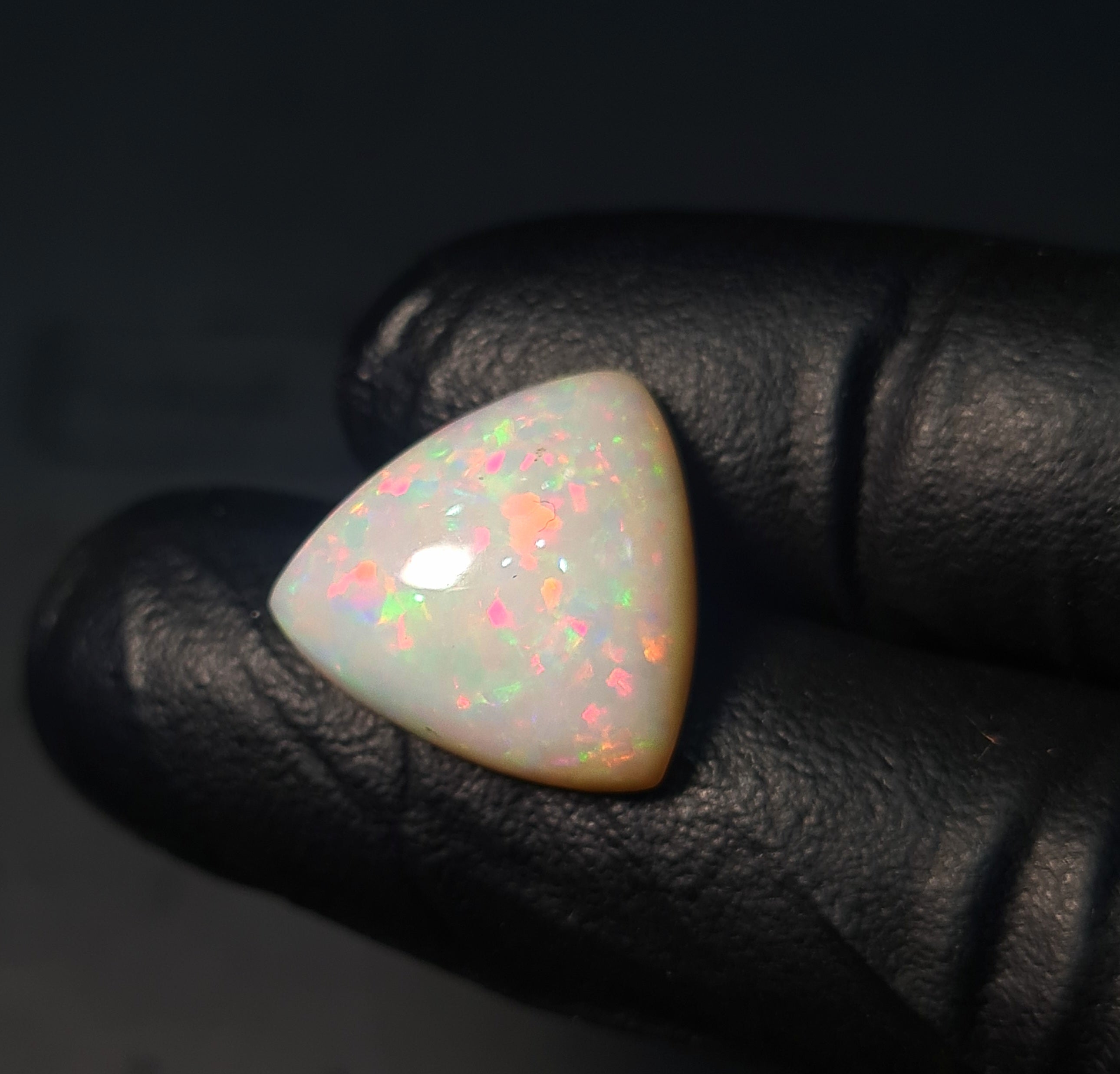 1 Pcs Of Natural Ethopian Opal Trillion Shape  |WT: 8.4 Cts|Size:17mm - The LabradoriteKing