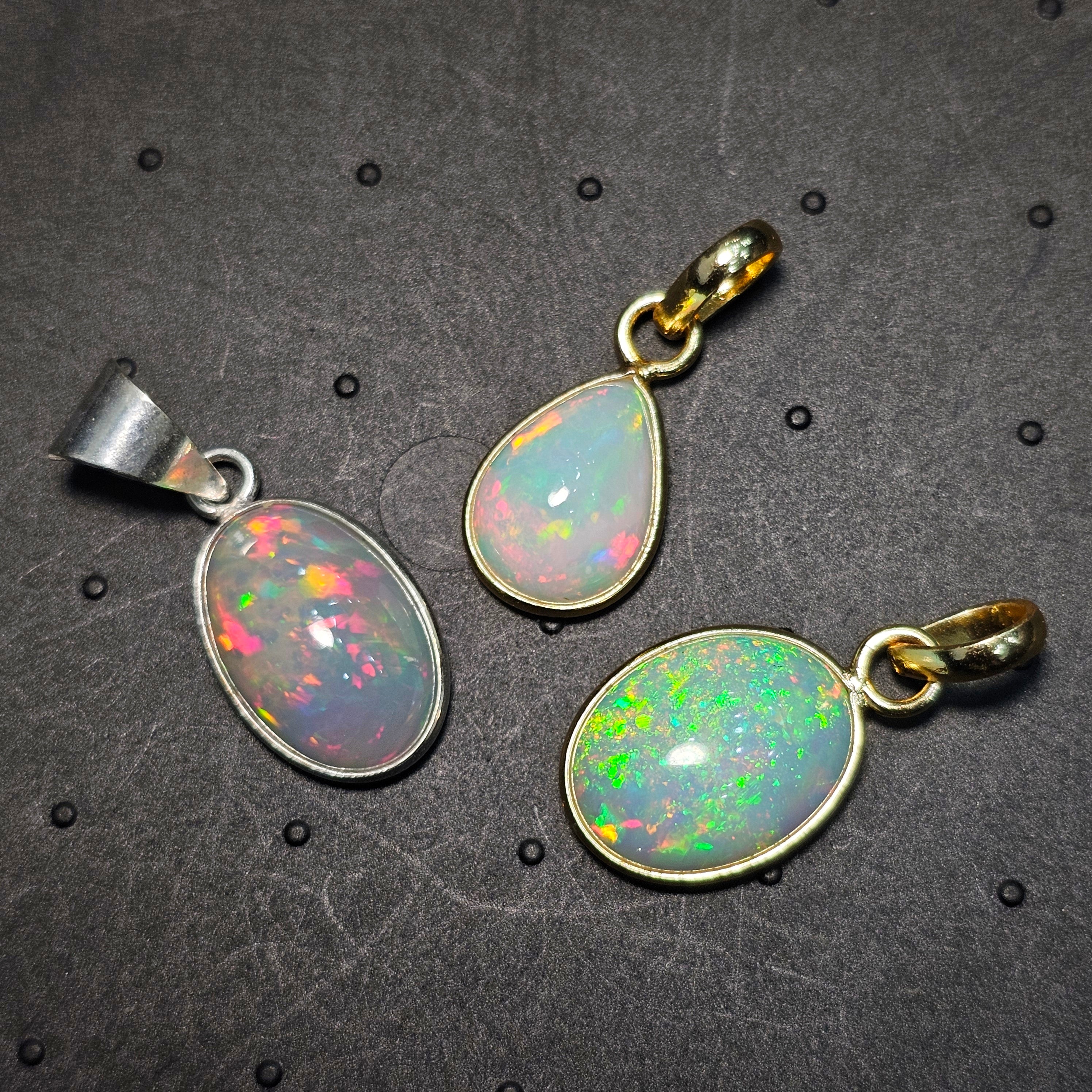 1 Unit of Natural Opal Pendant | 15mm | Silver/Gold Plating option - The LabradoriteKing