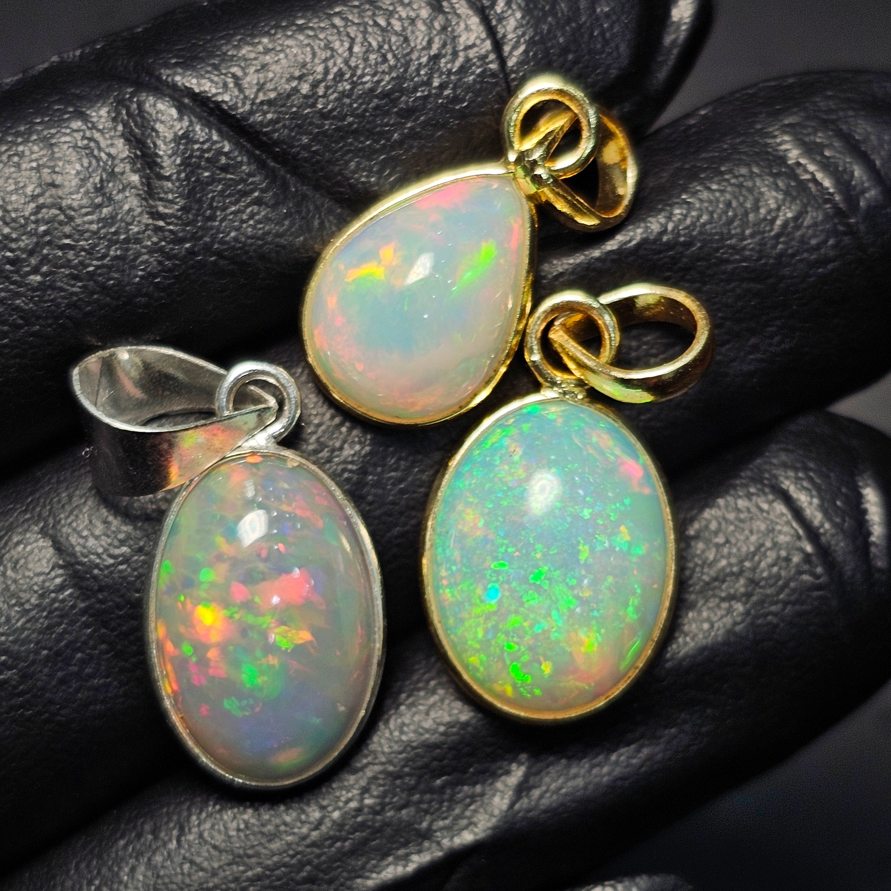 1 Unit of Natural Opal Pendant | 15mm | Silver/Gold Plating option - The LabradoriteKing