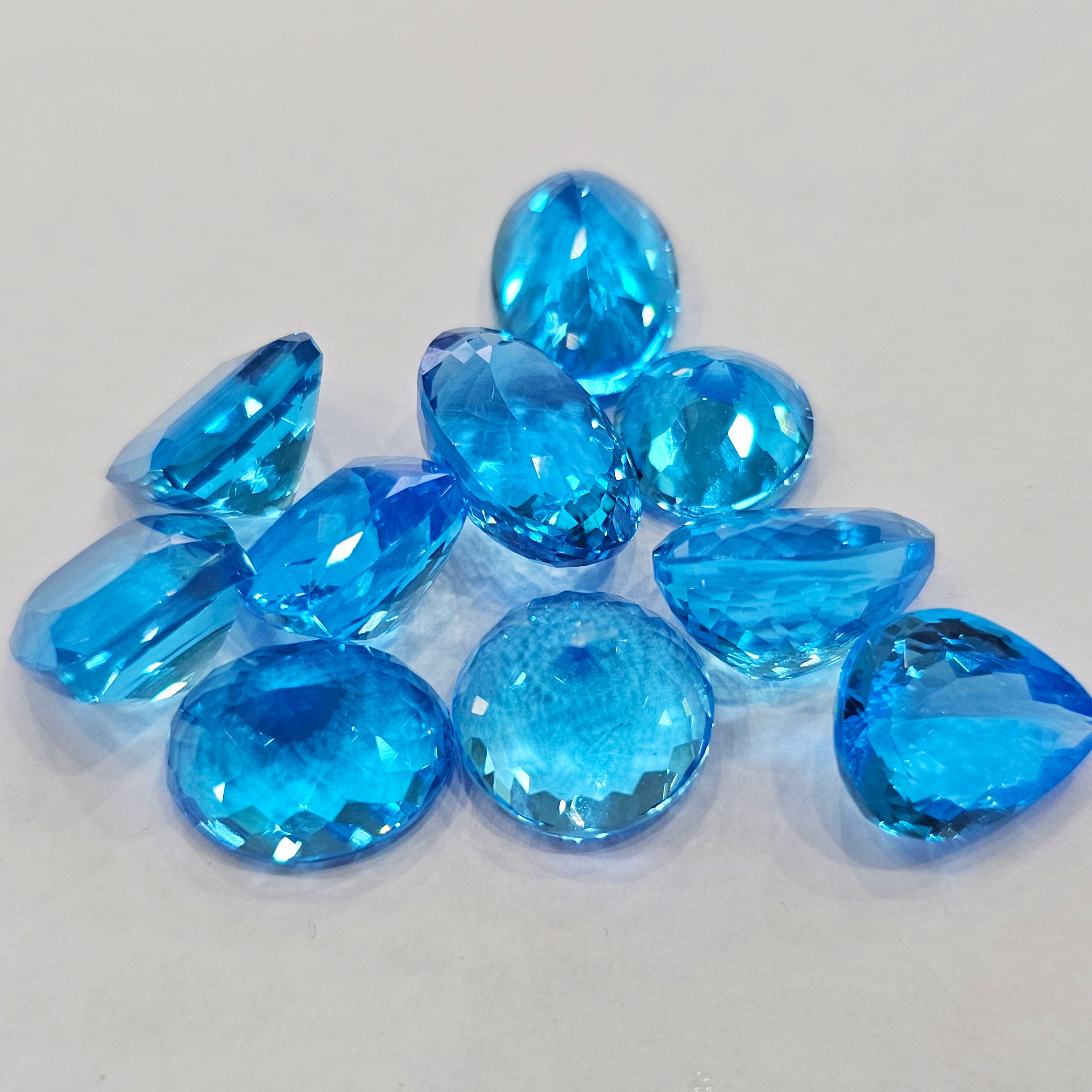 Swiss Blue Topaz | Big Size| Flawless 14-16mm | 18cts Average - The LabradoriteKing