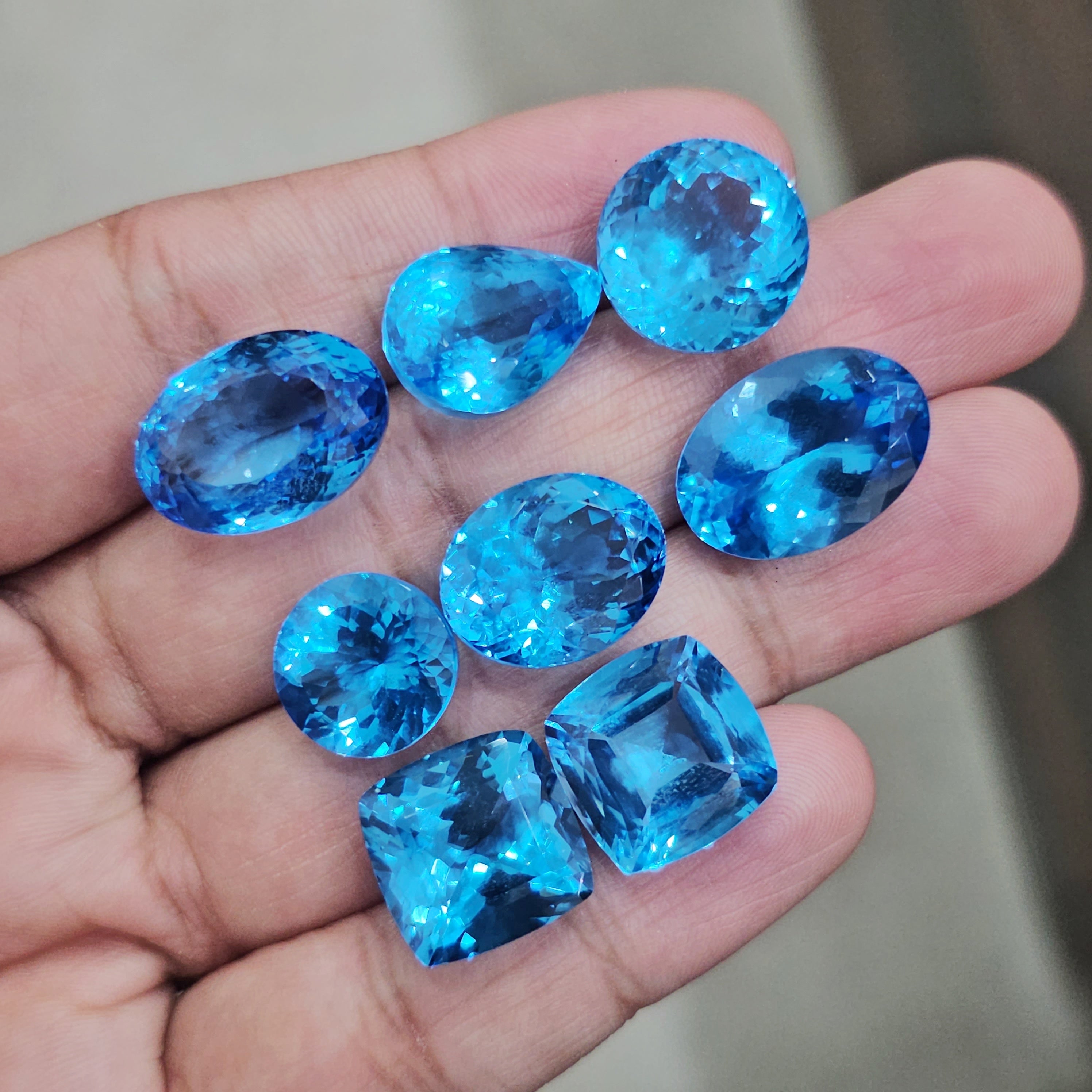 Swiss Blue Topaz | Big Size| Flawless 14-16mm | 18cts Average - The LabradoriteKing