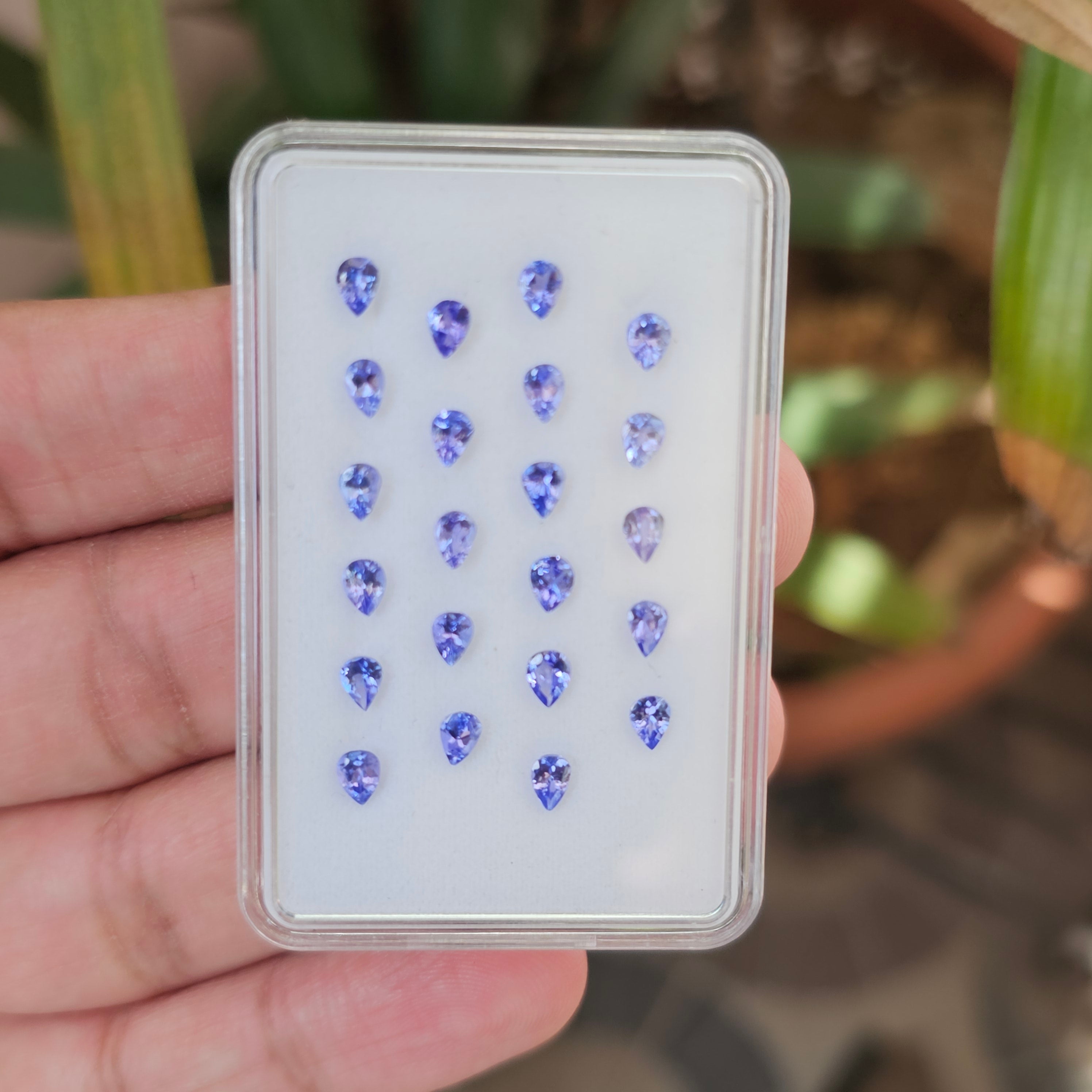 22 Pcs Oval Cut Natural Tanzanite Gemstone | Size: 4x3mm - The LabradoriteKing