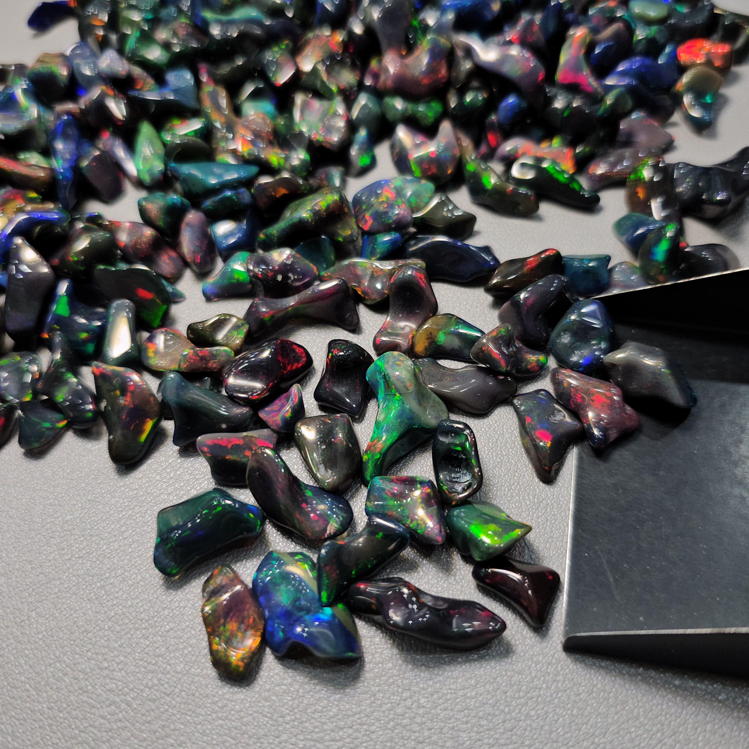 10 Pcs BIG Size Black (Smoked) Opal Tumbles | 12mm to 20mm - The LabradoriteKing