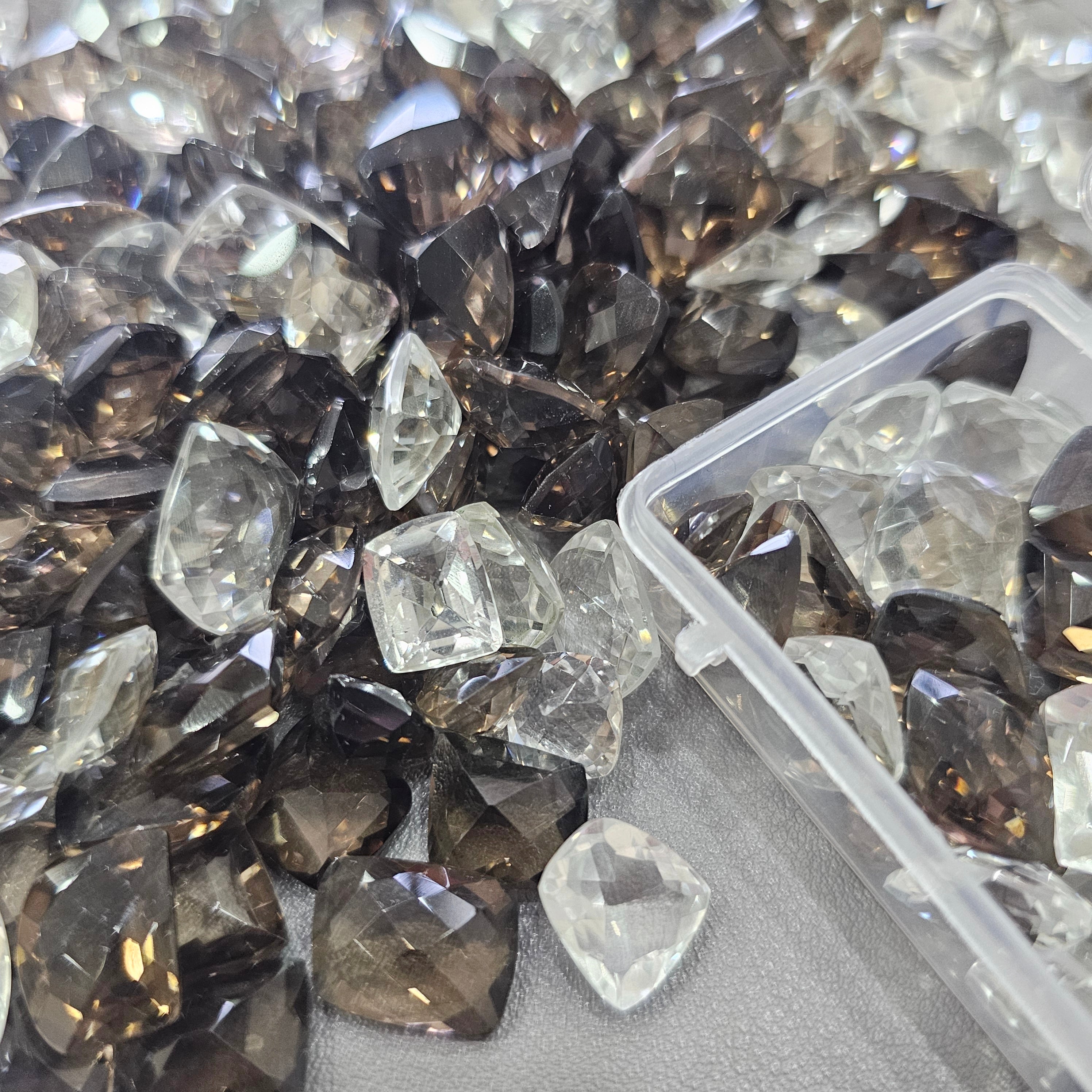 200 Cts Box | Fancy Cut Clear quartz and Smoky Quartz - The LabradoriteKing