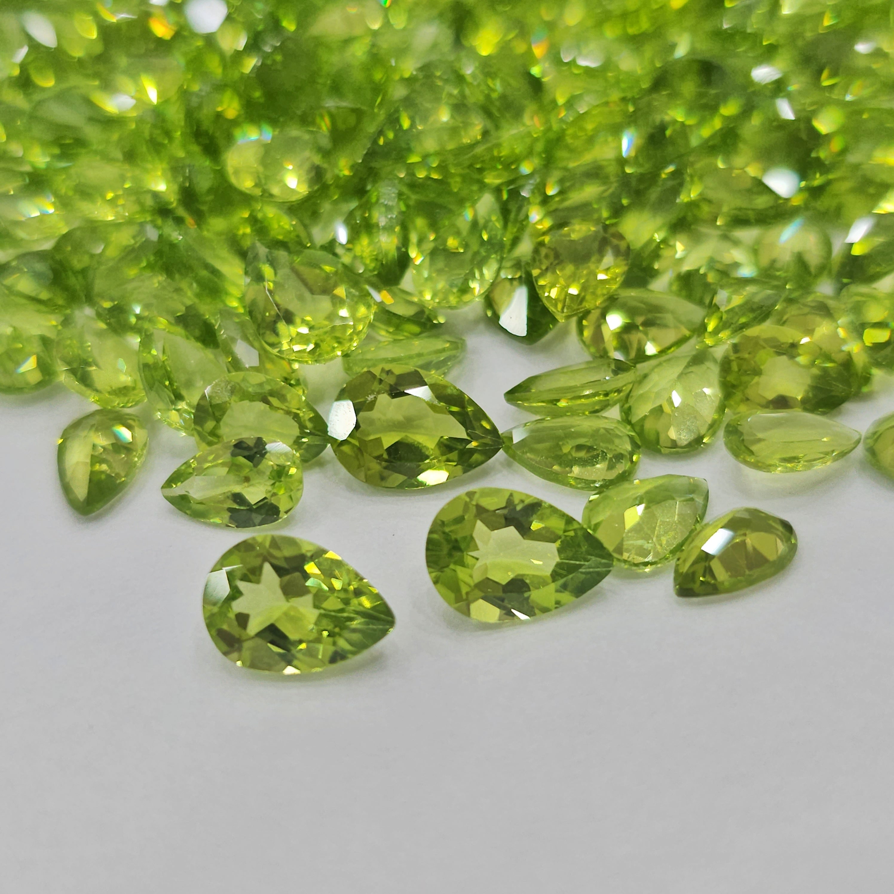 12 Pcs of Natural Peridot | Top quality | Teardrops - The LabradoriteKing