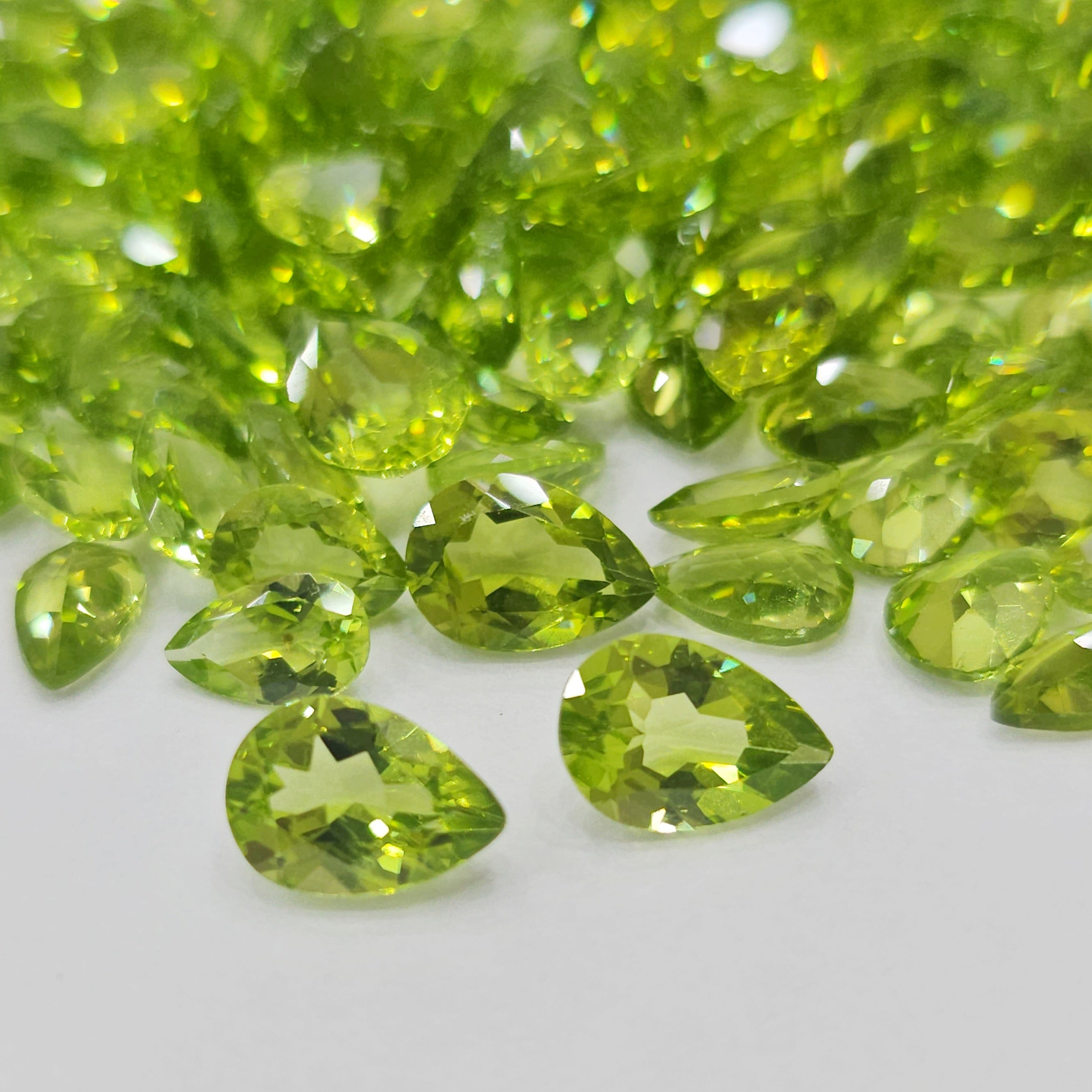 12 Pcs of Natural Peridot | Top quality | Teardrops - The LabradoriteKing