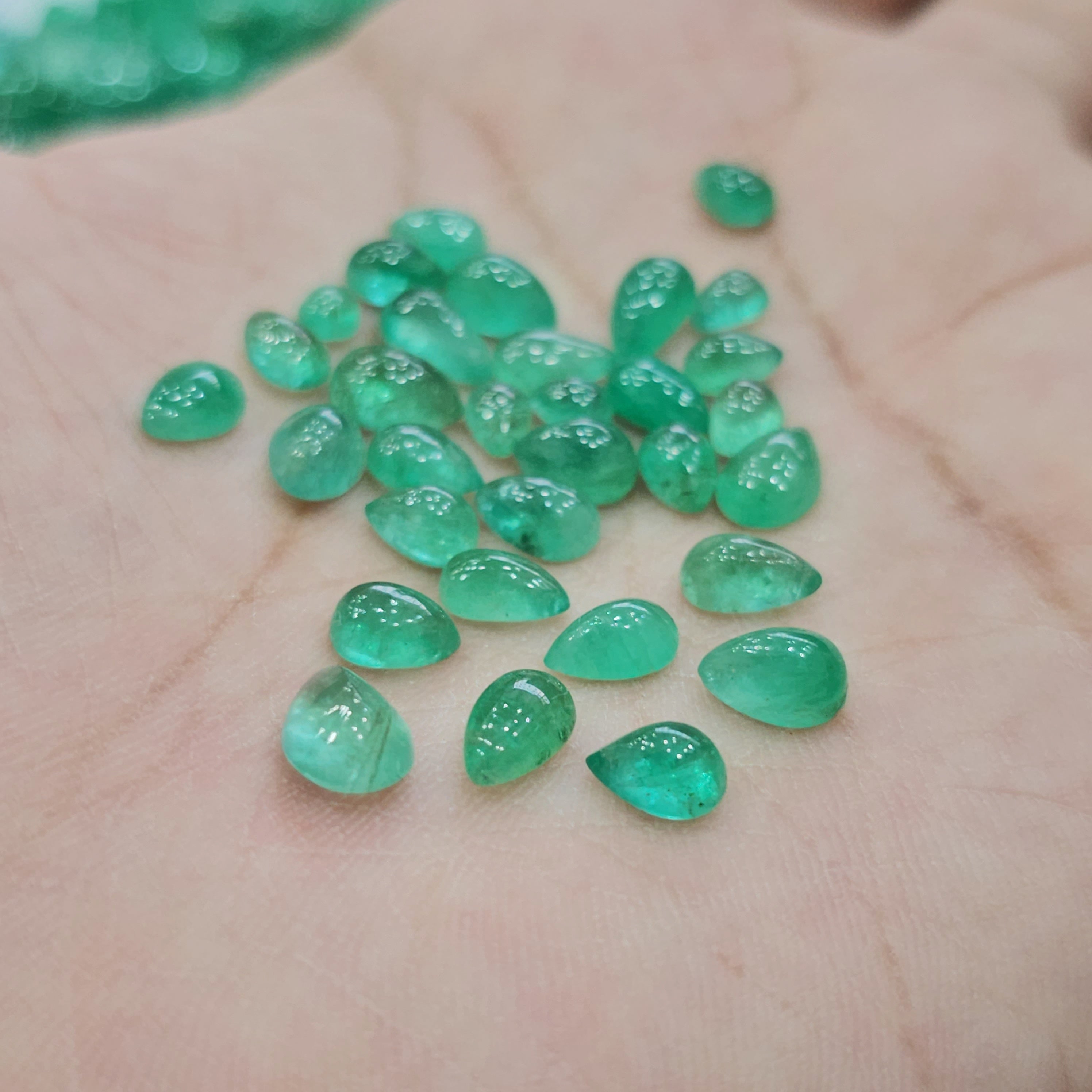 10 Pcs Colombian Emerald Cabochons | Teardrops and Ovals - The LabradoriteKing