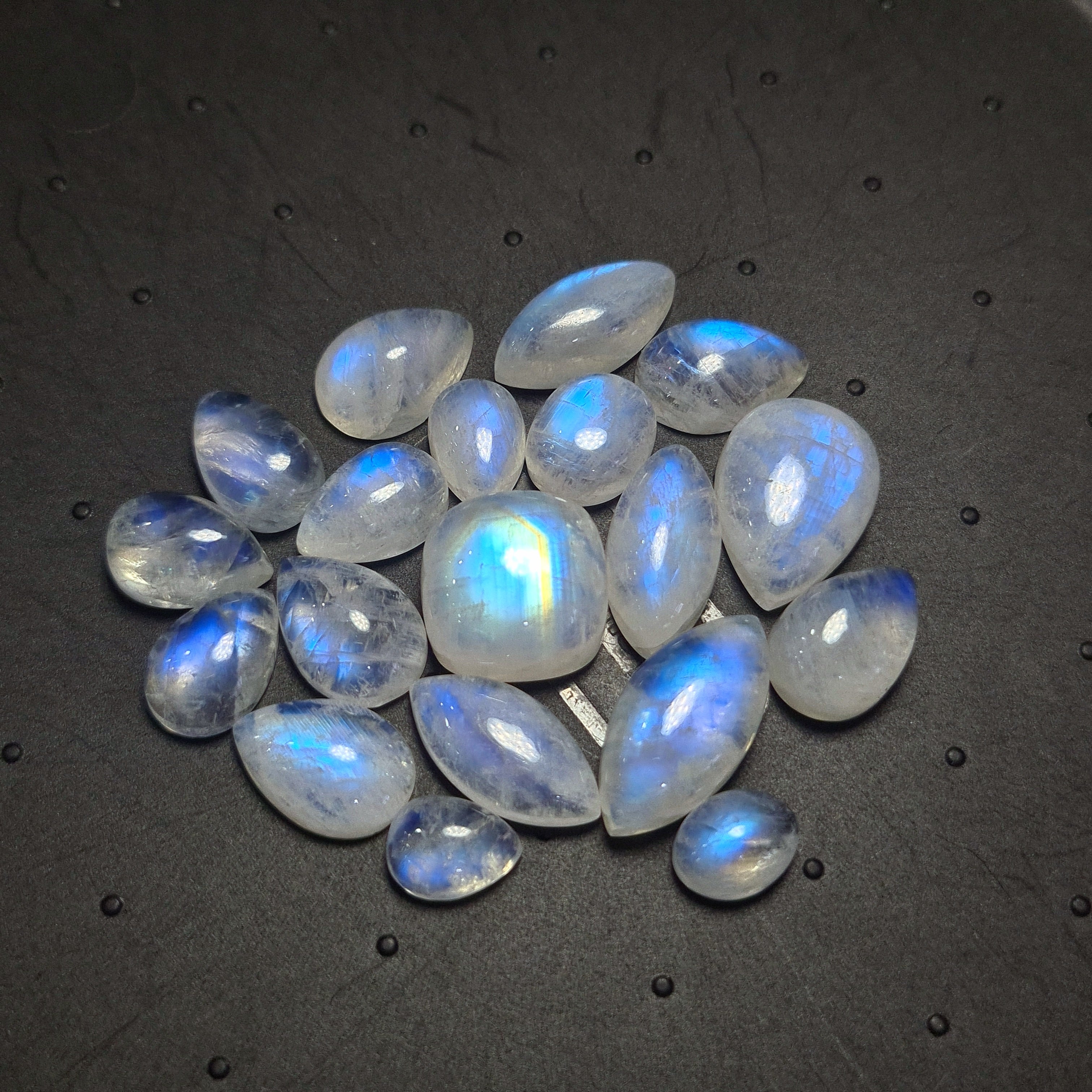 19 Pcs Natural Moonstone Cabochon Gemstone Mix Shape: 9x18mm - The LabradoriteKing