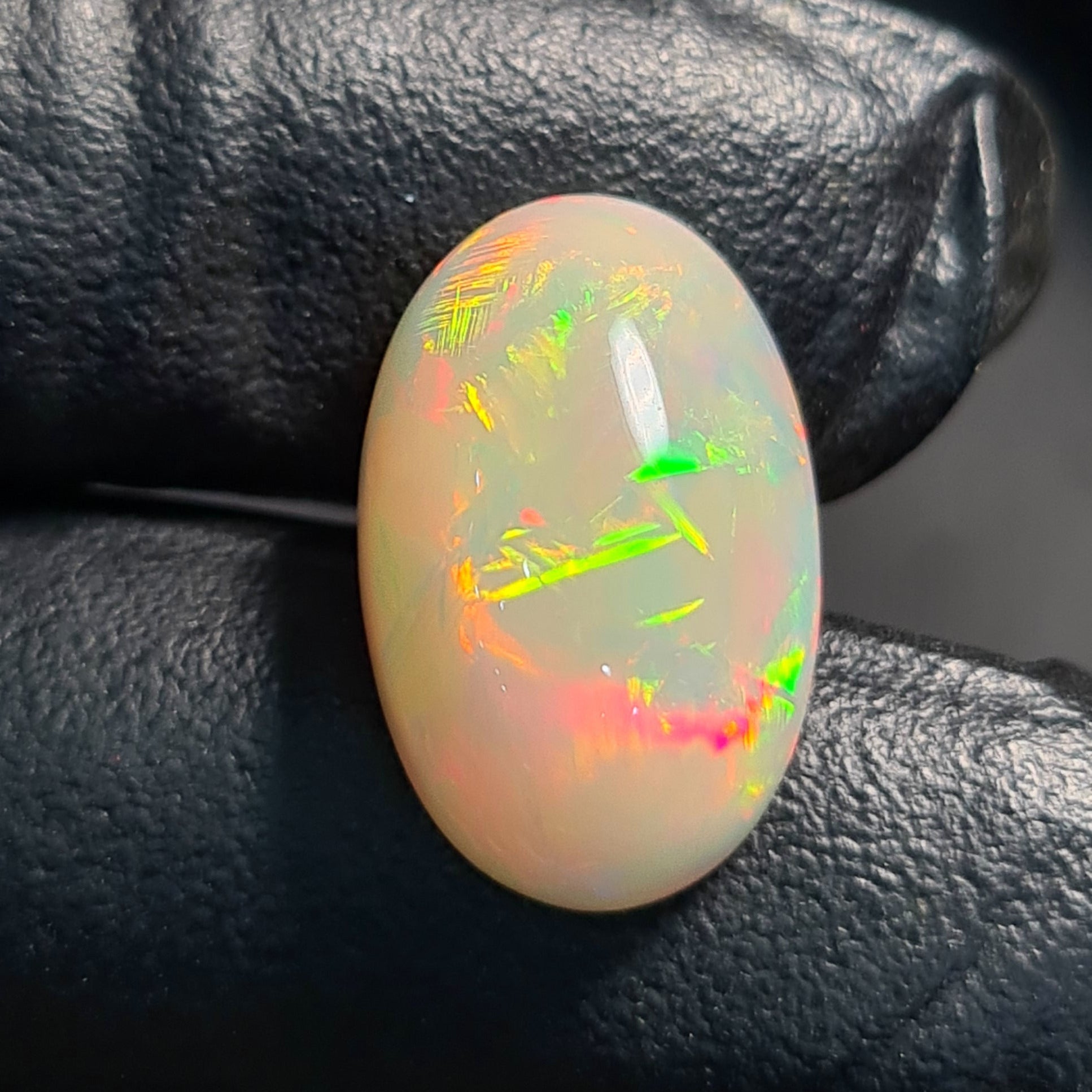 1  Pcs Of Natural Ethopian Opal  | Oval Shape | Size: 19x12mm - The LabradoriteKing