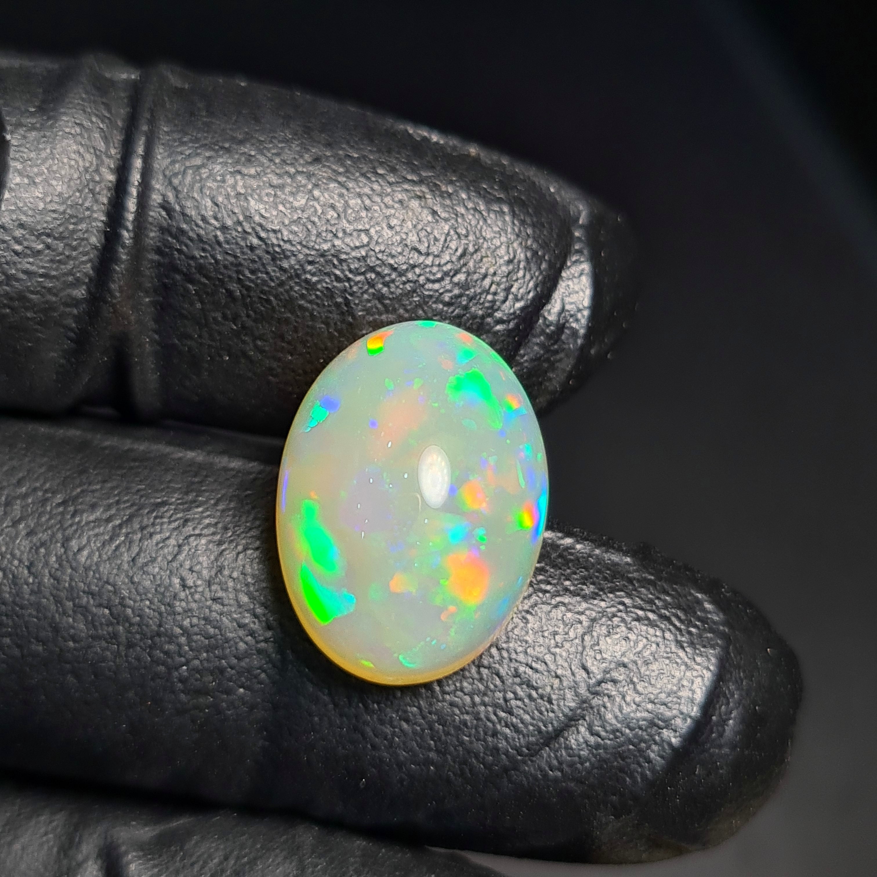 1  Pcs Of Natural Ethopian Opal  | Oval Shape | Size: 17x12mm - The LabradoriteKing