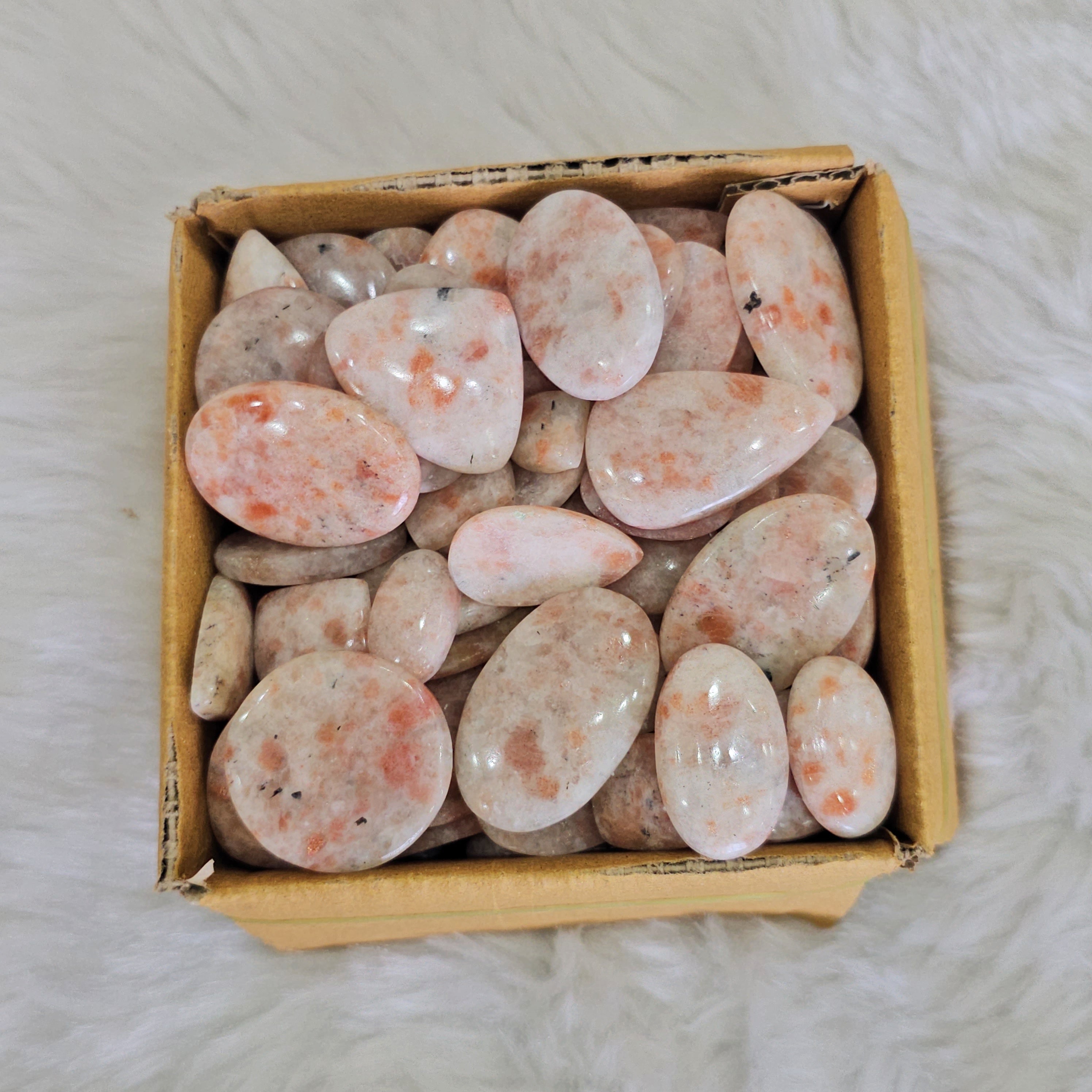 500 Gram box of Sunstones  Cabochons | 40-50 Pcs - The LabradoriteKing