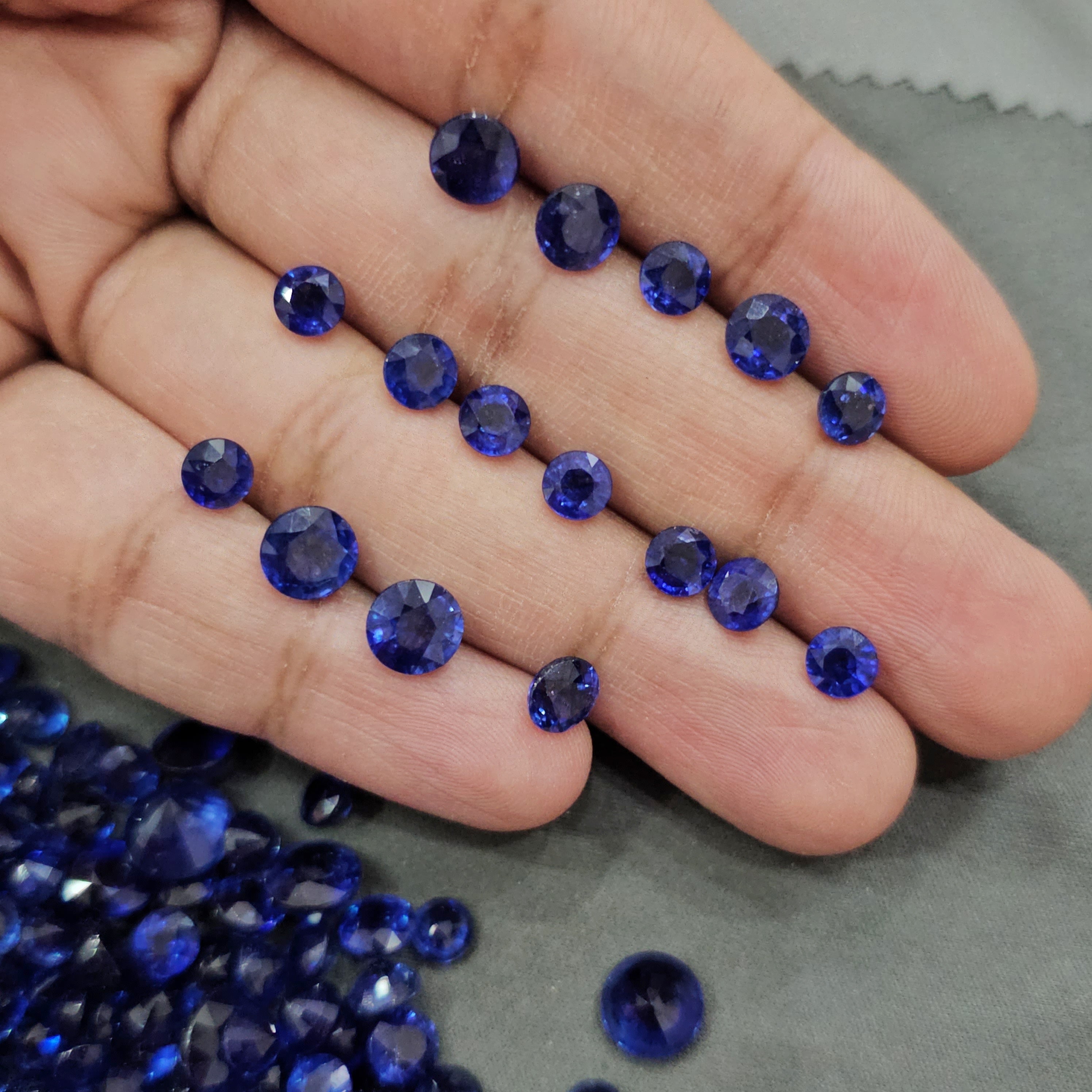 5 Pcs Natural Sapphire Round | Royal Blue - The LabradoriteKing