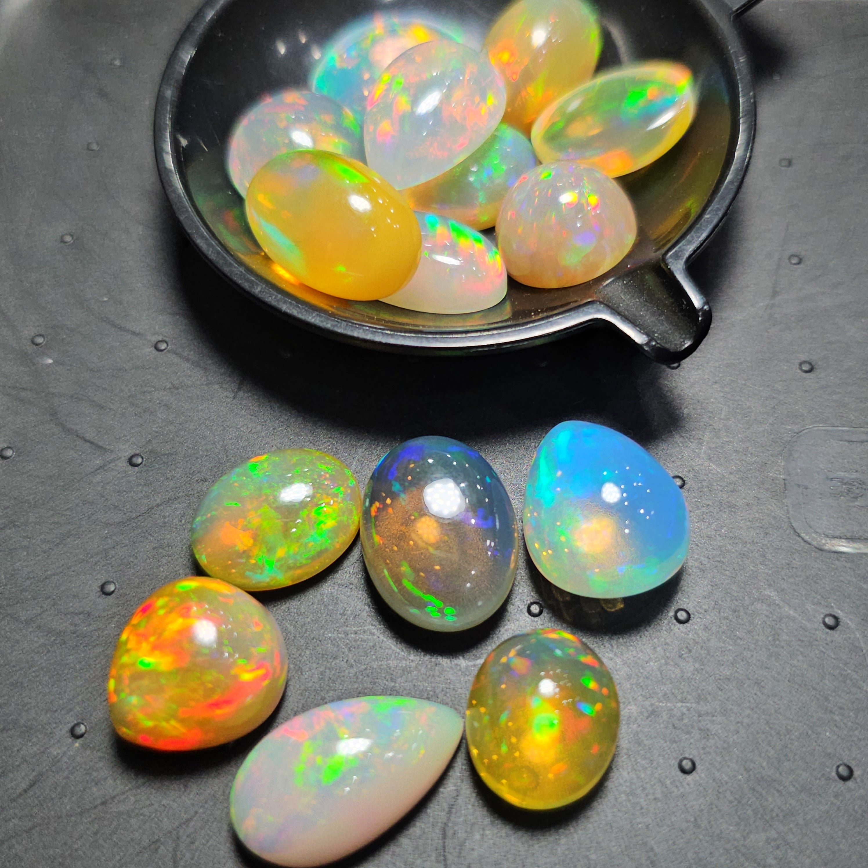 1 Pcs Random Pick Natural Ethiopian Opal | 6-8Cts | Sizes: 16-18mm - The LabradoriteKing