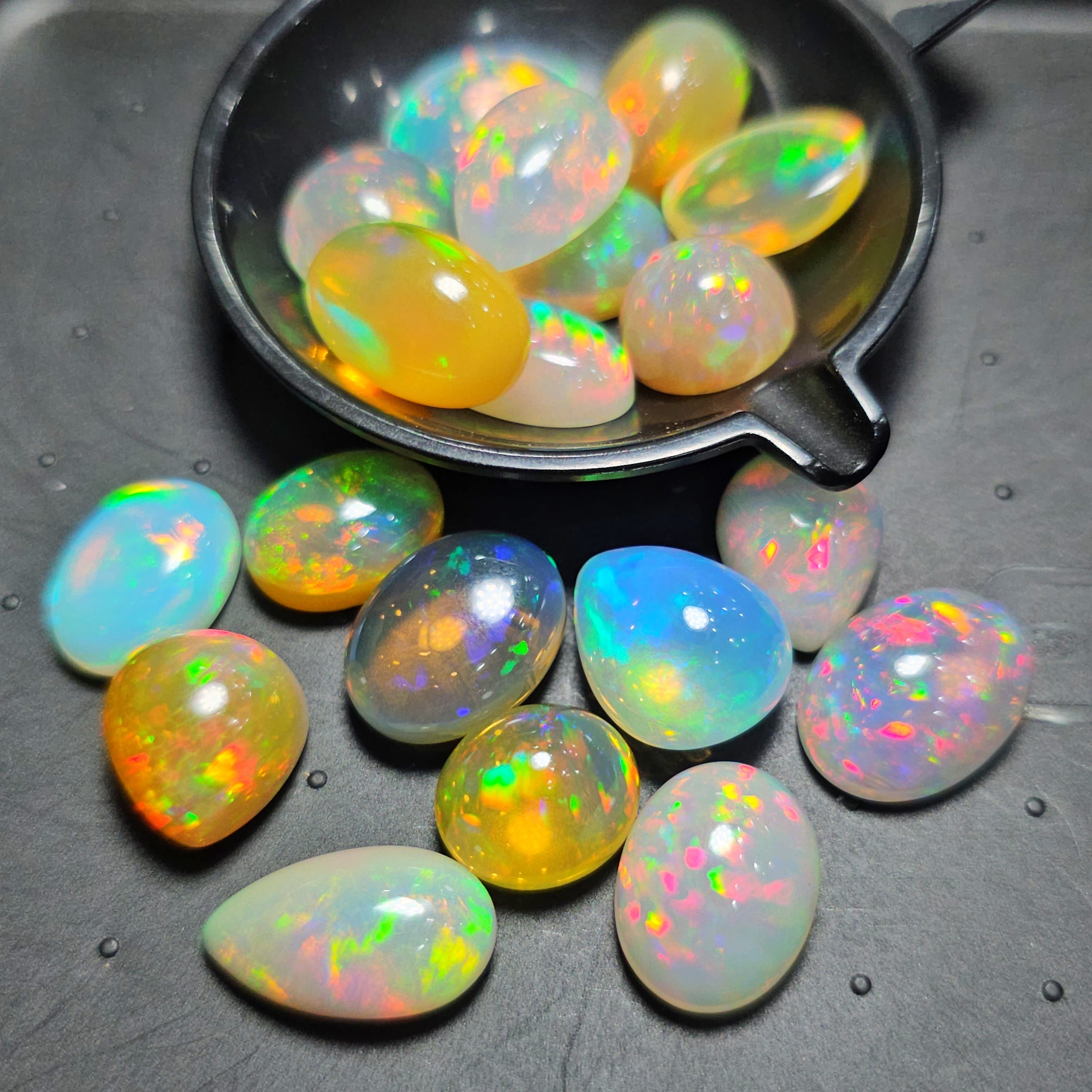 1 Pcs Random Pick Natural Ethiopian Opal | 6-8Cts | Sizes: 16-18mm - The LabradoriteKing