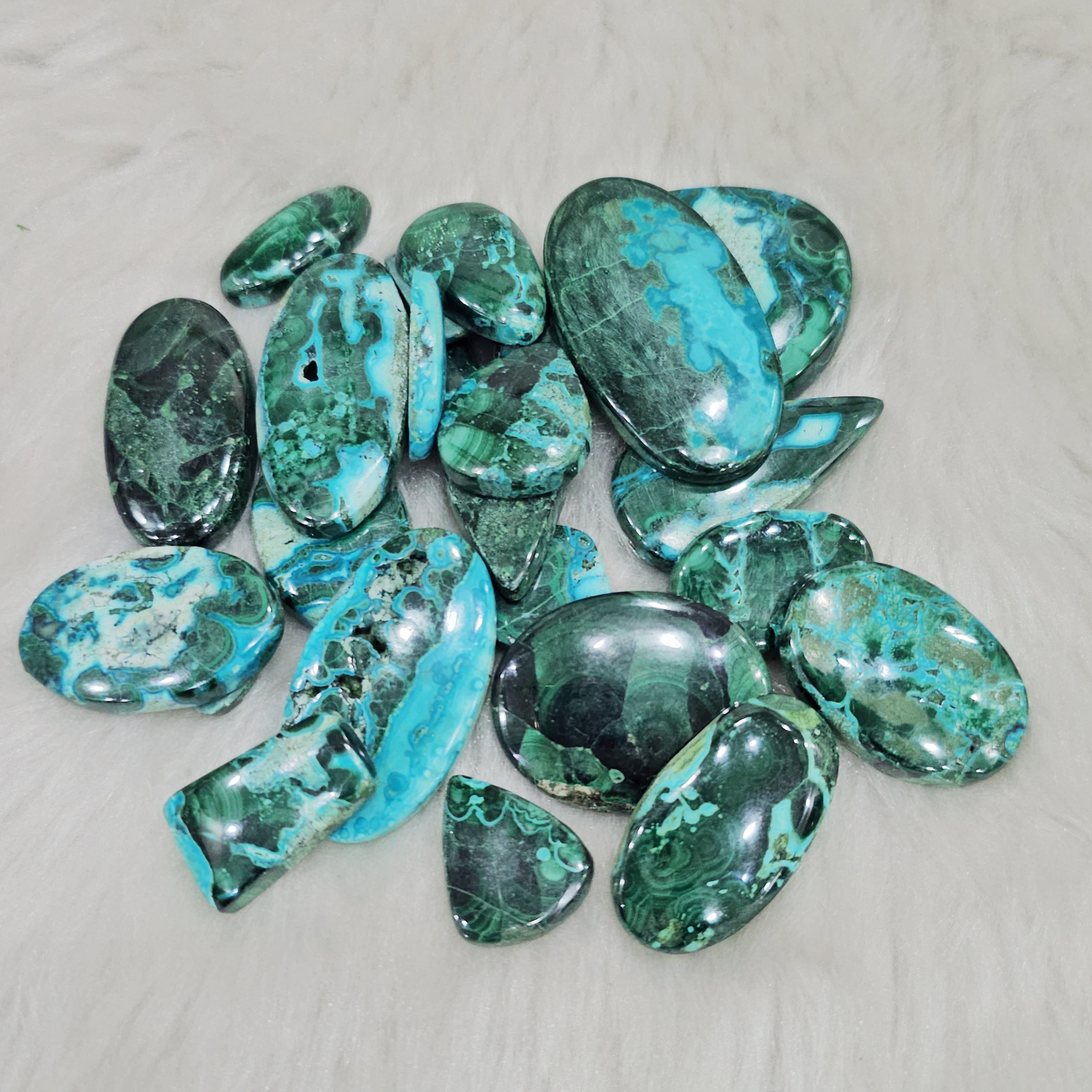 250 Gram of  Natural Malachite Chrysocolla Cabochons | 1-2" Inches | 20-25Pcs | Top Quality - The LabradoriteKing