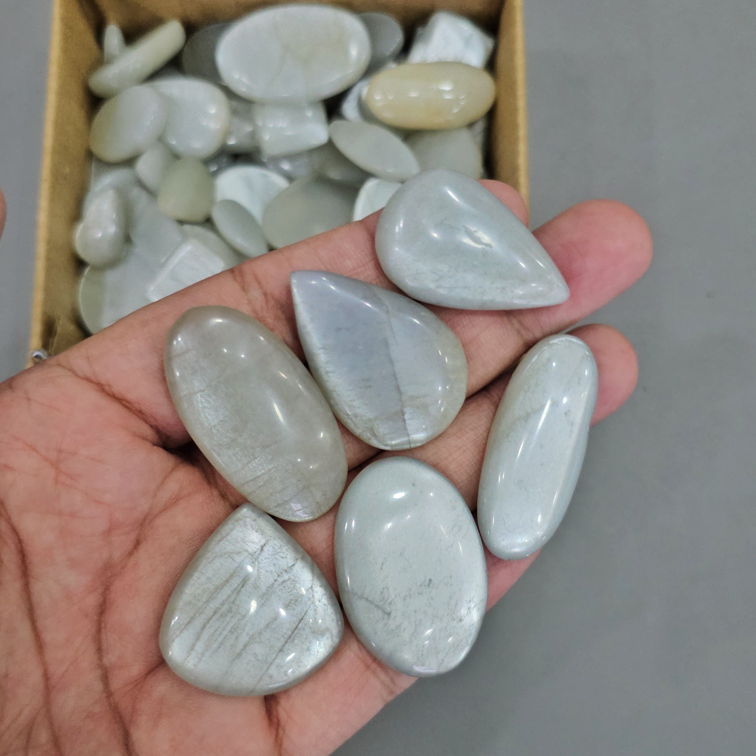 500 Gram Grey Moonstones with Flash | 40-50 pcs | 20-40mm Sizes - The LabradoriteKing