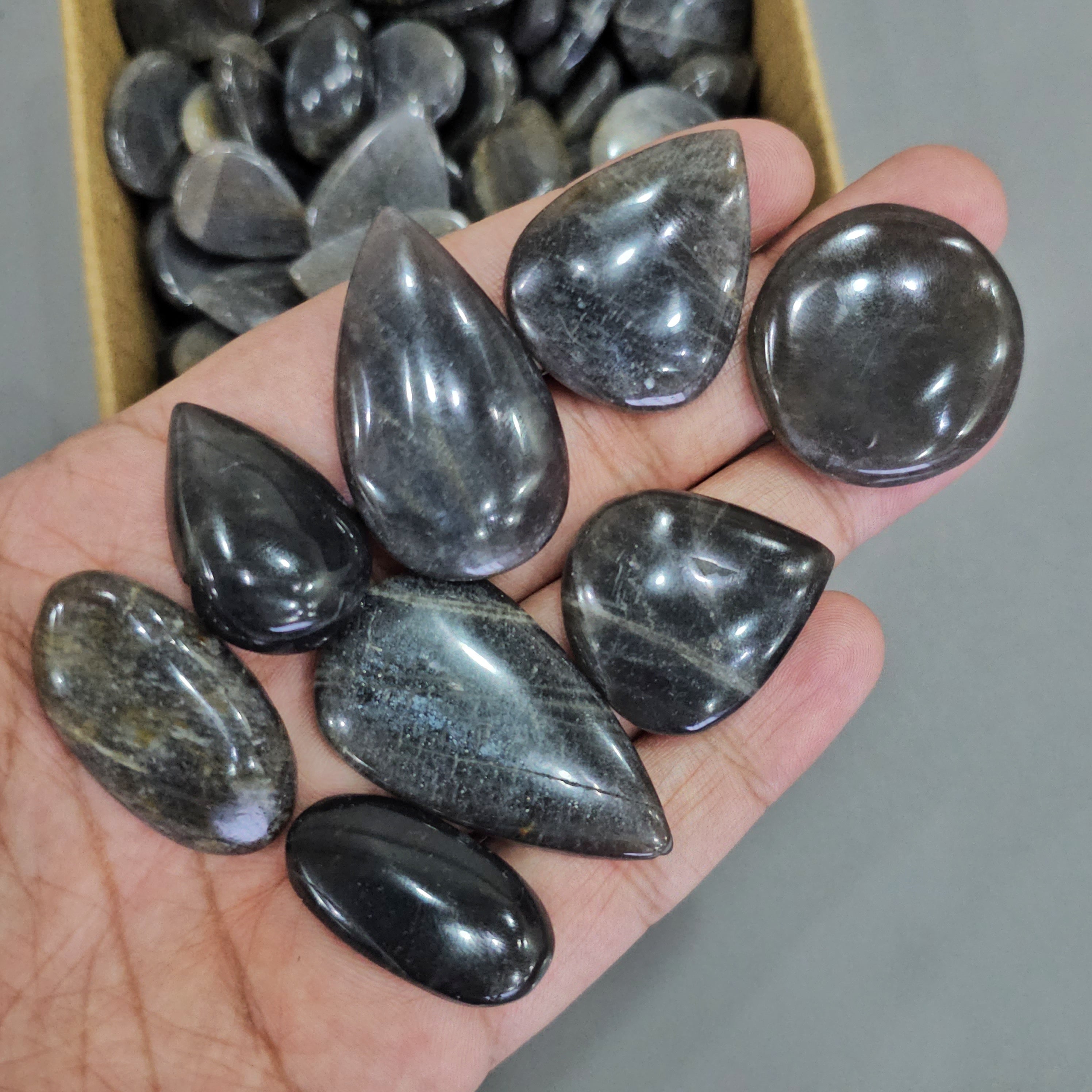 500 Gram Black Moonstones with Flash | 40-50 pcs | 20-40mm Sizes - The LabradoriteKing