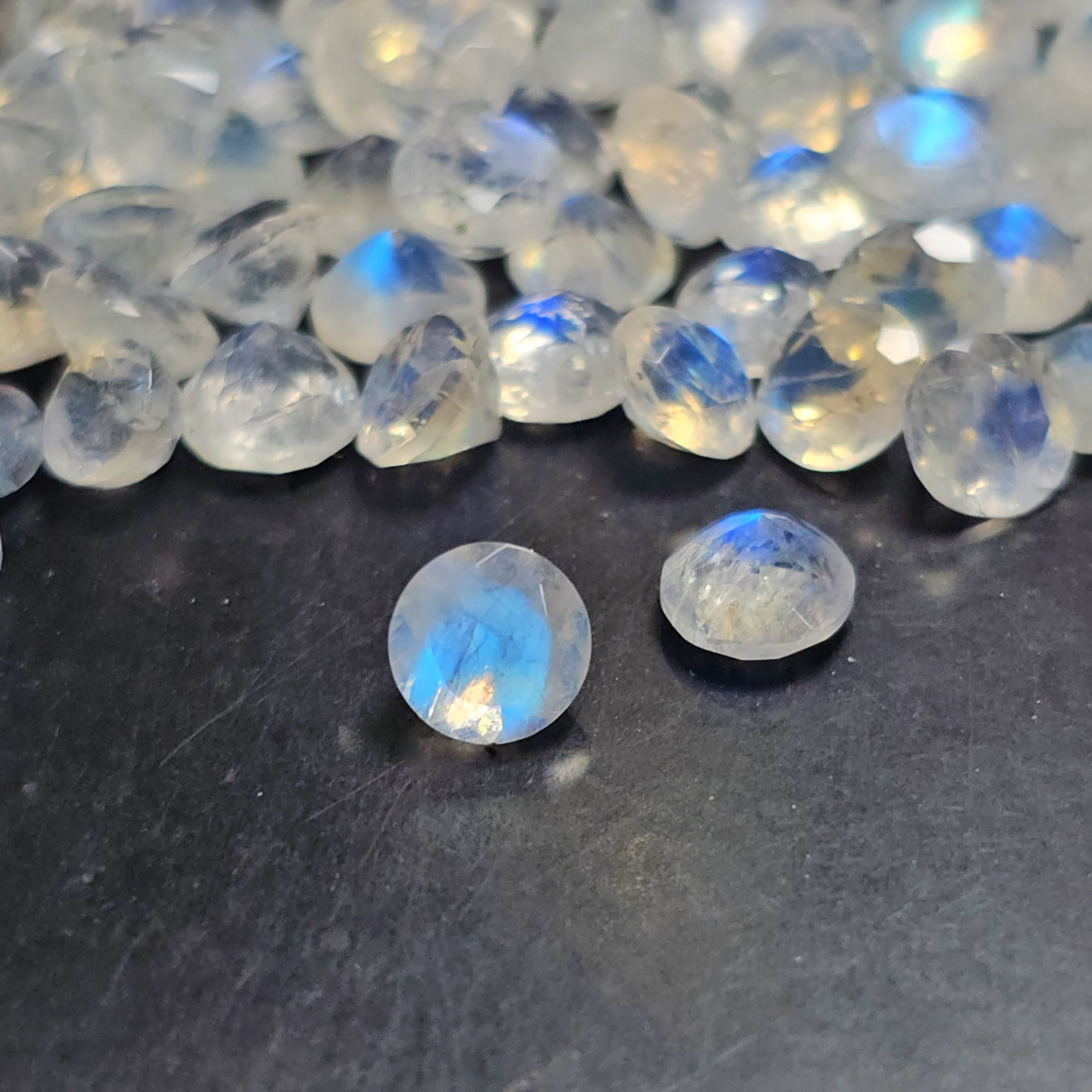 20 Pcs Faceted Rainbow Moonstone Round Shape Calibrated | Size: 5mm to 8mm - The LabradoriteKing