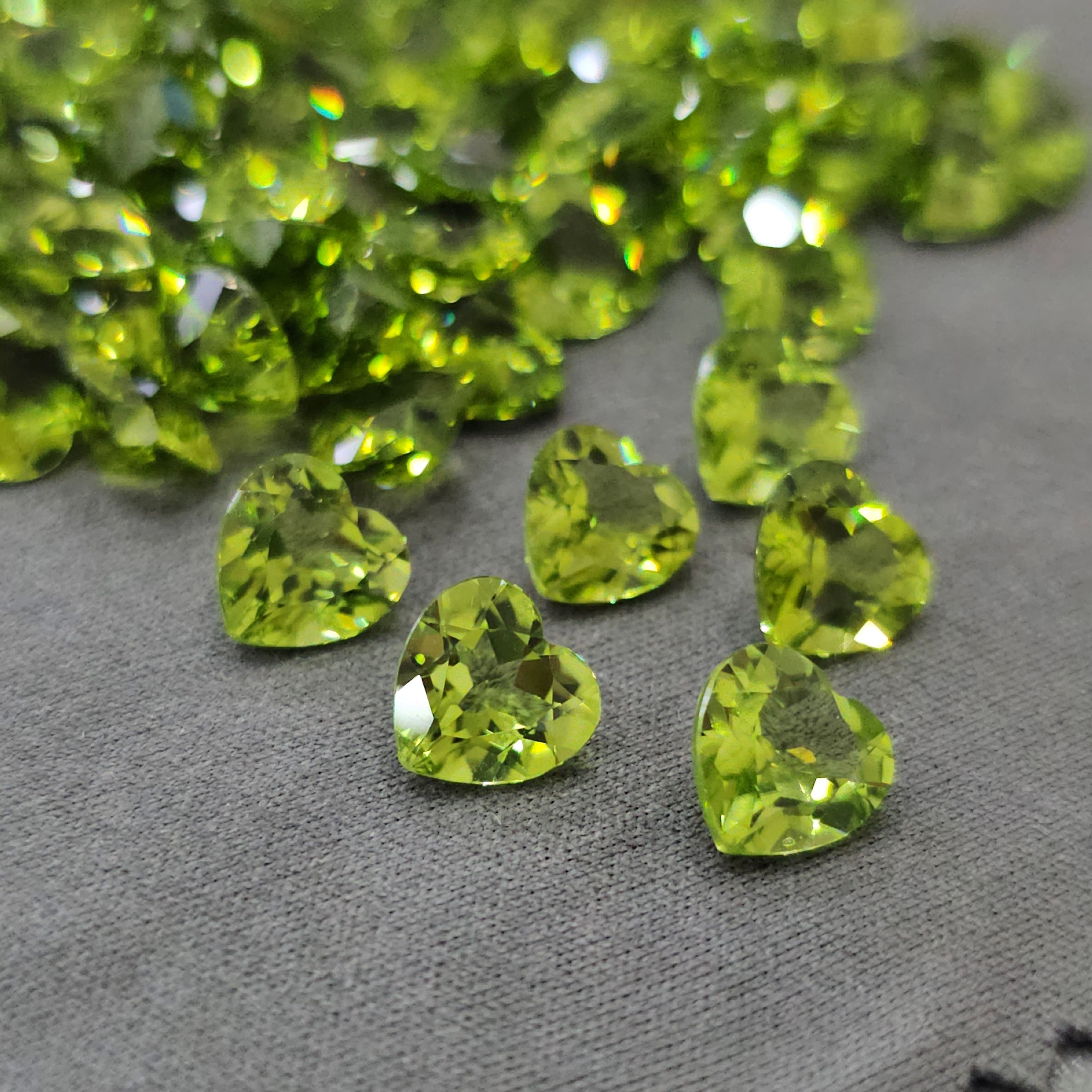 2 Pcs | Pair of Flawless Peridot Hearts | 8mm - The LabradoriteKing