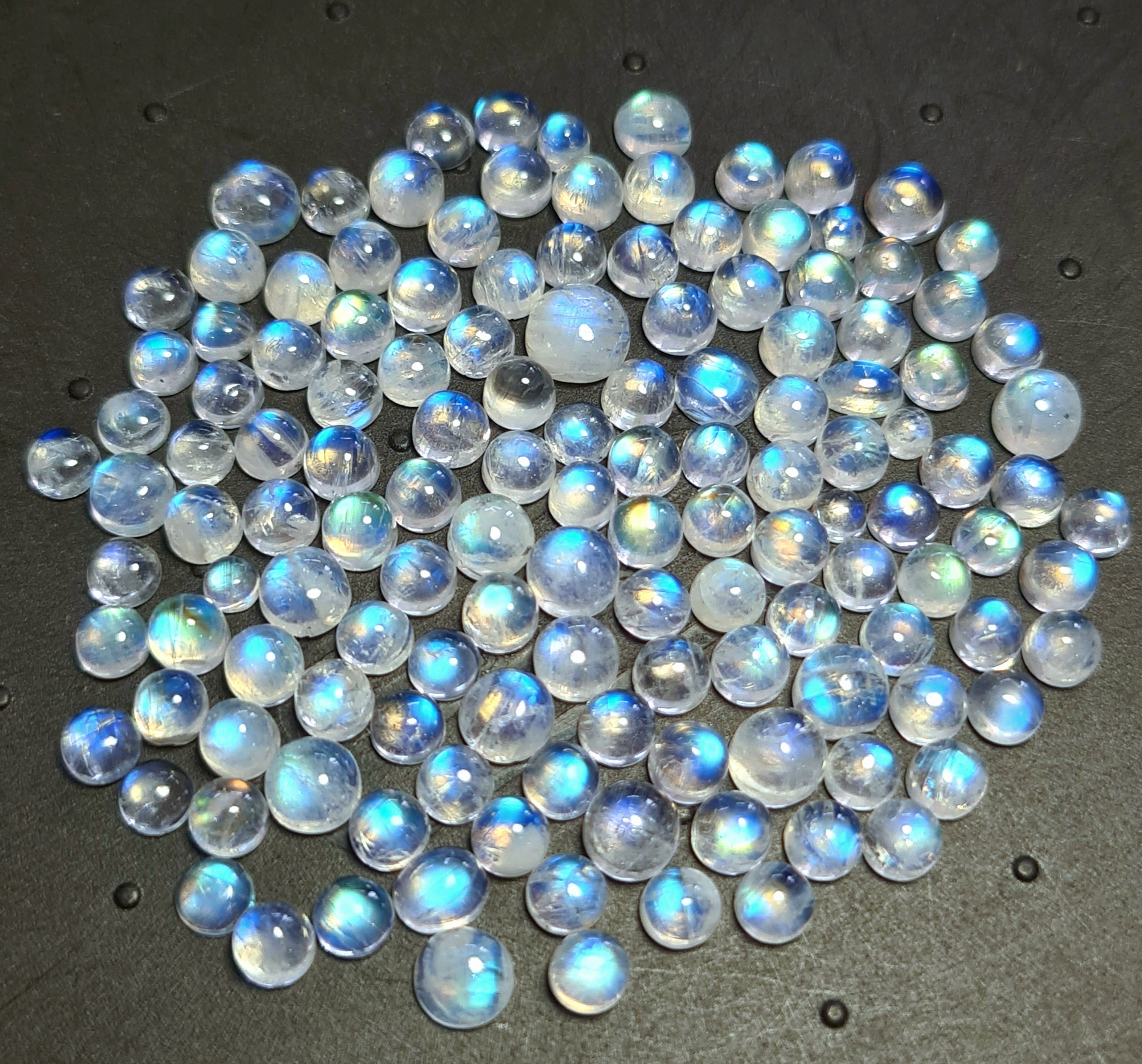 136 Pcs Natural Moonstone Cabochon Gemstone| Round Shape| 3-6mm - The LabradoriteKing