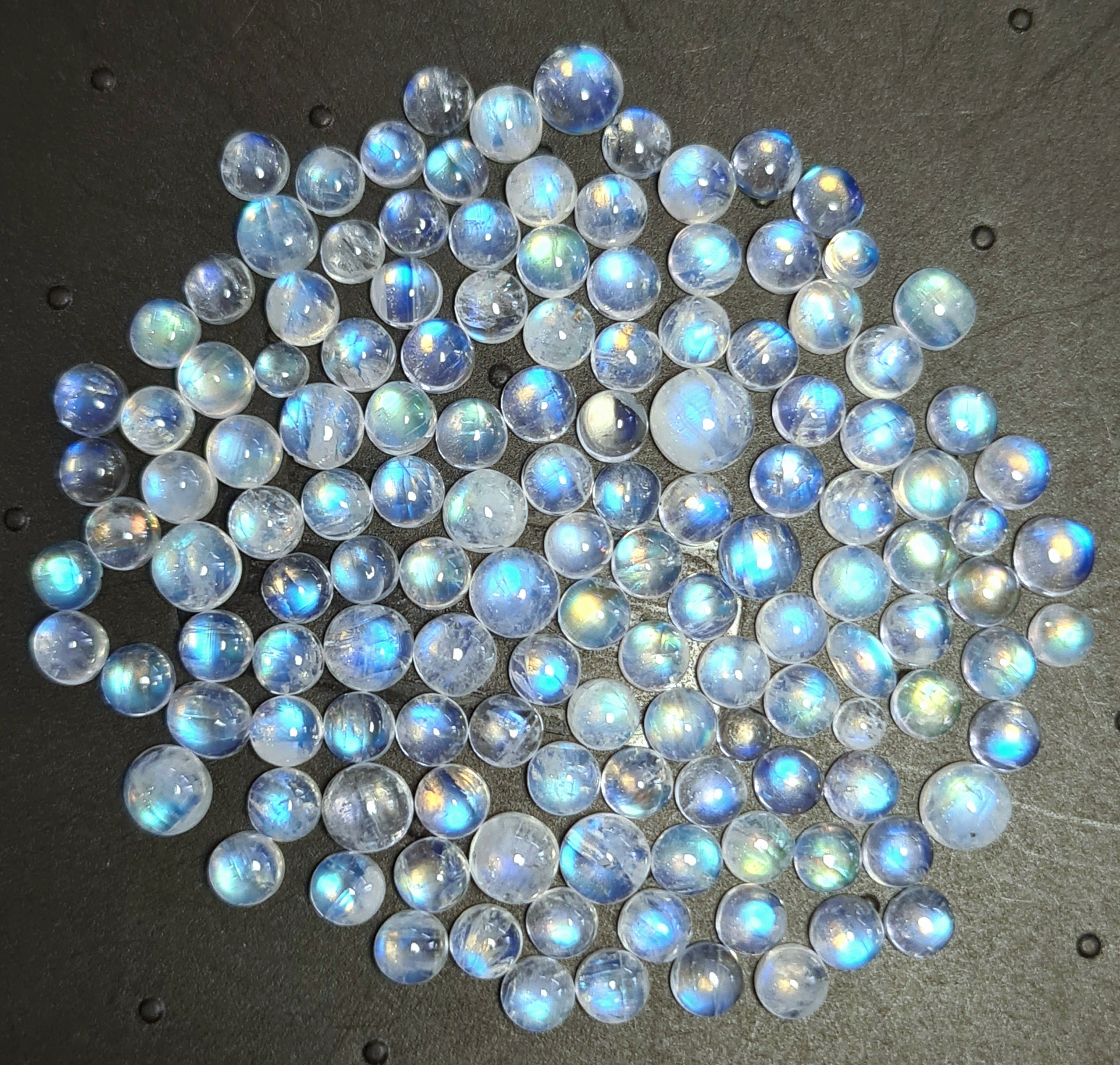 136 Pcs Natural Moonstone Cabochon Gemstone| Round Shape| 3-6mm - The LabradoriteKing