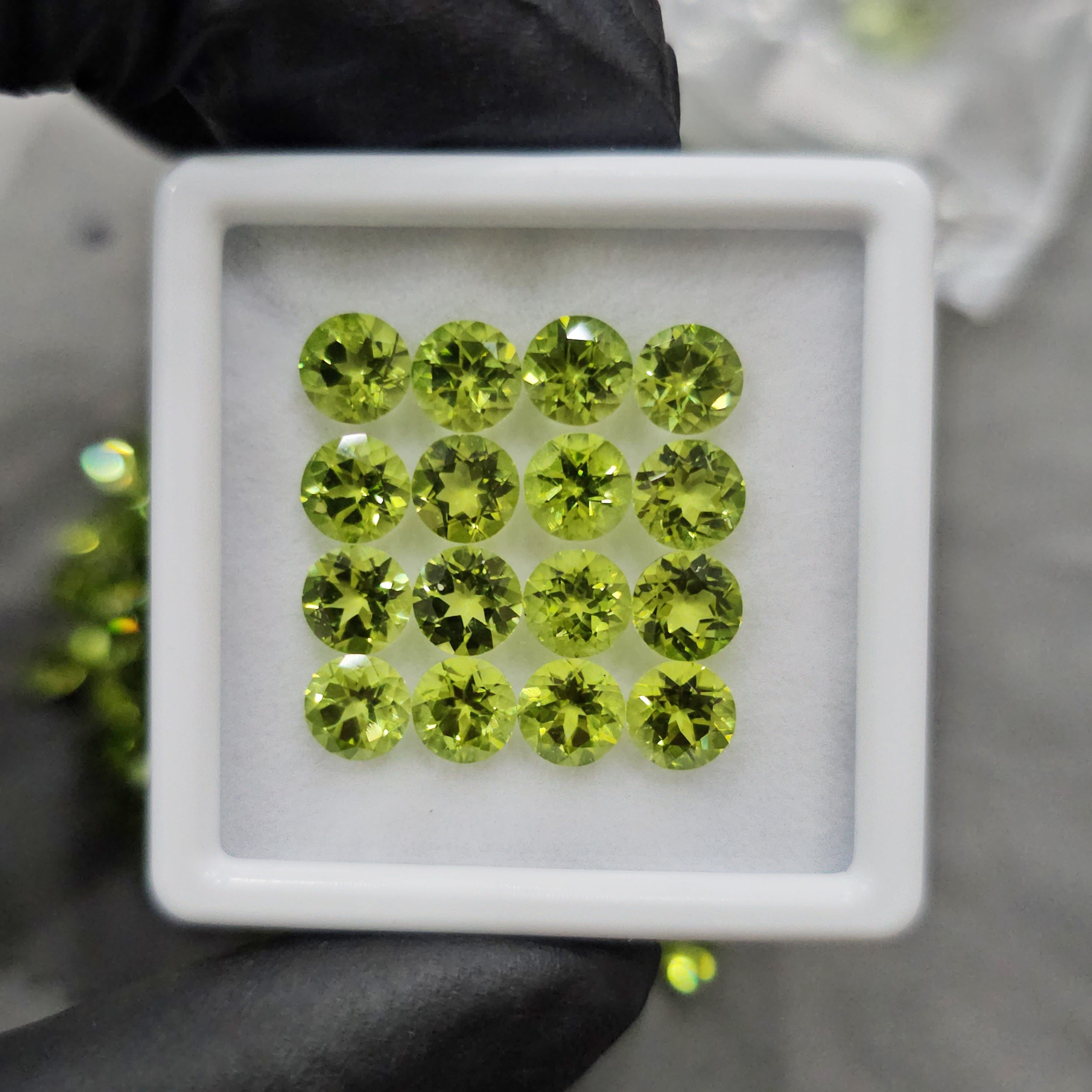 12 Pcs Natural Peridot 6mm | Top Quality - The LabradoriteKing