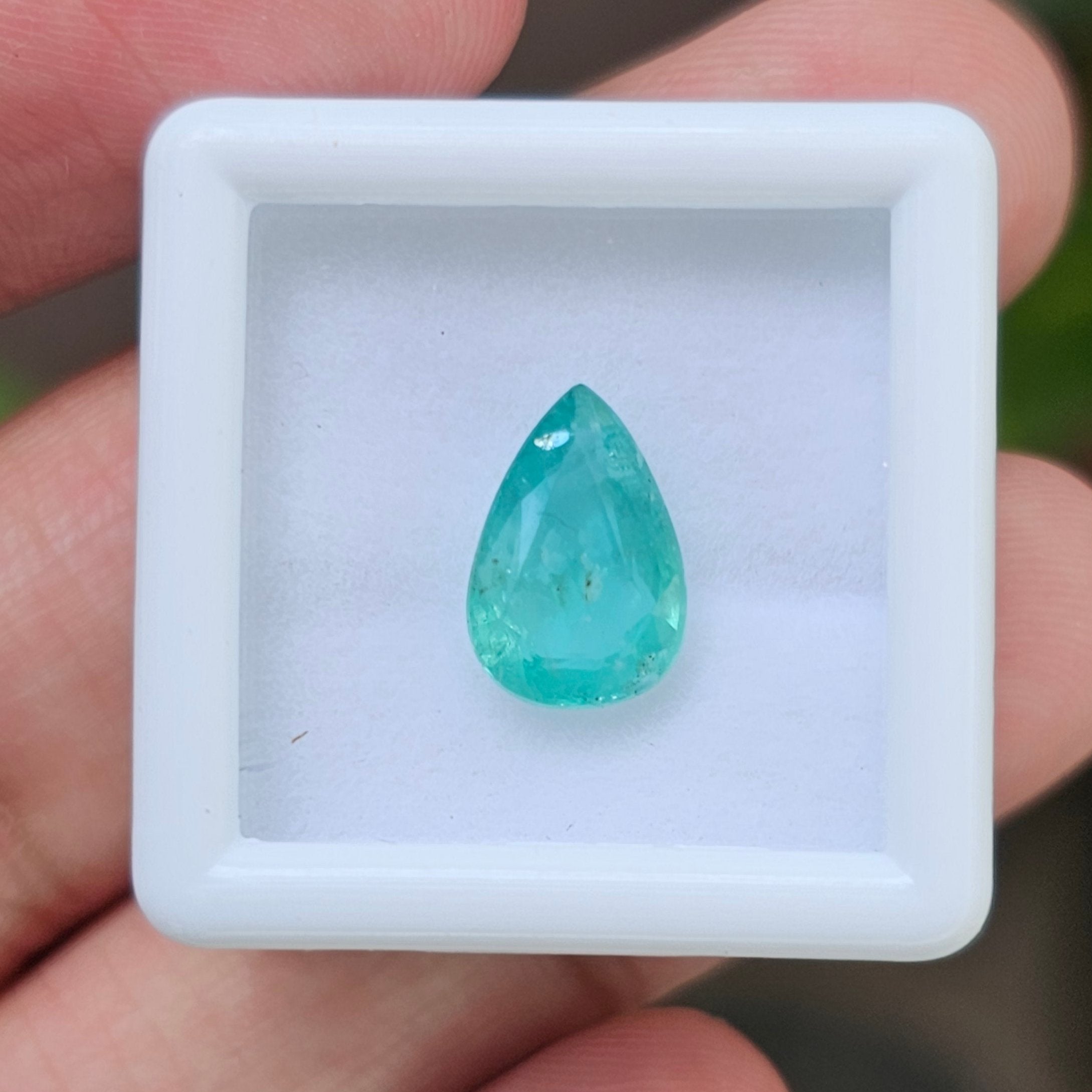 1 Pcs Natural Colombian Emerald Faceted Pear | 11 mm - The LabradoriteKing