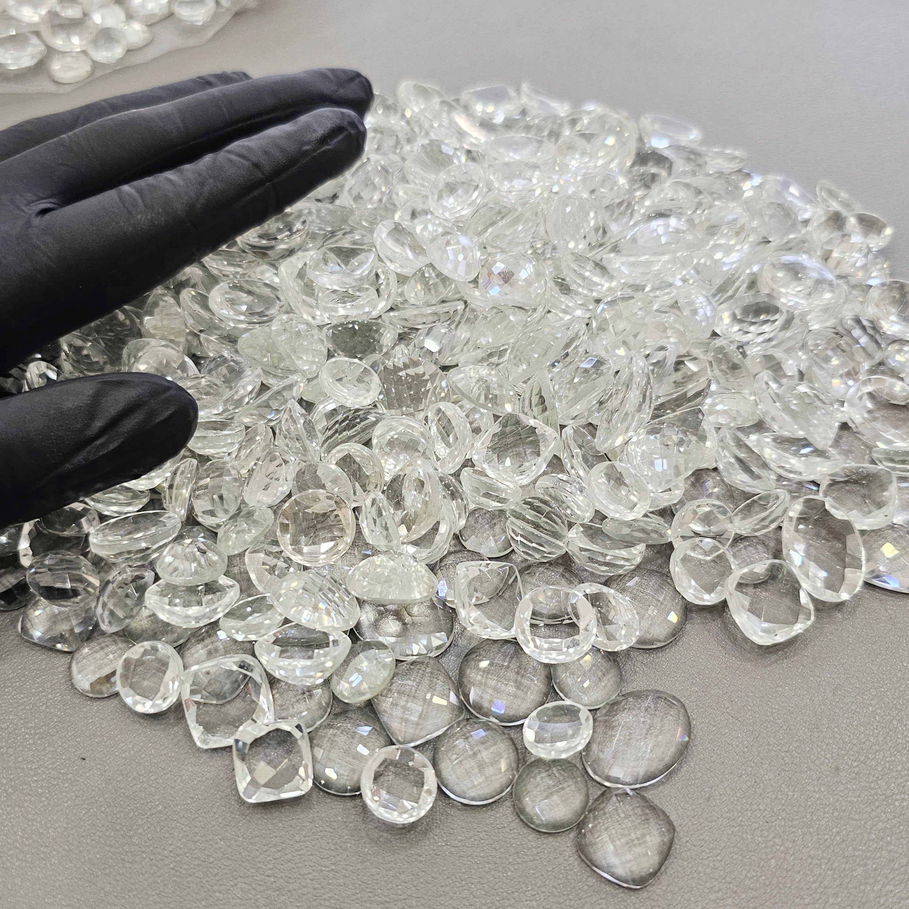 1000 Carats of Clear quartz checkercut (Flat backs)