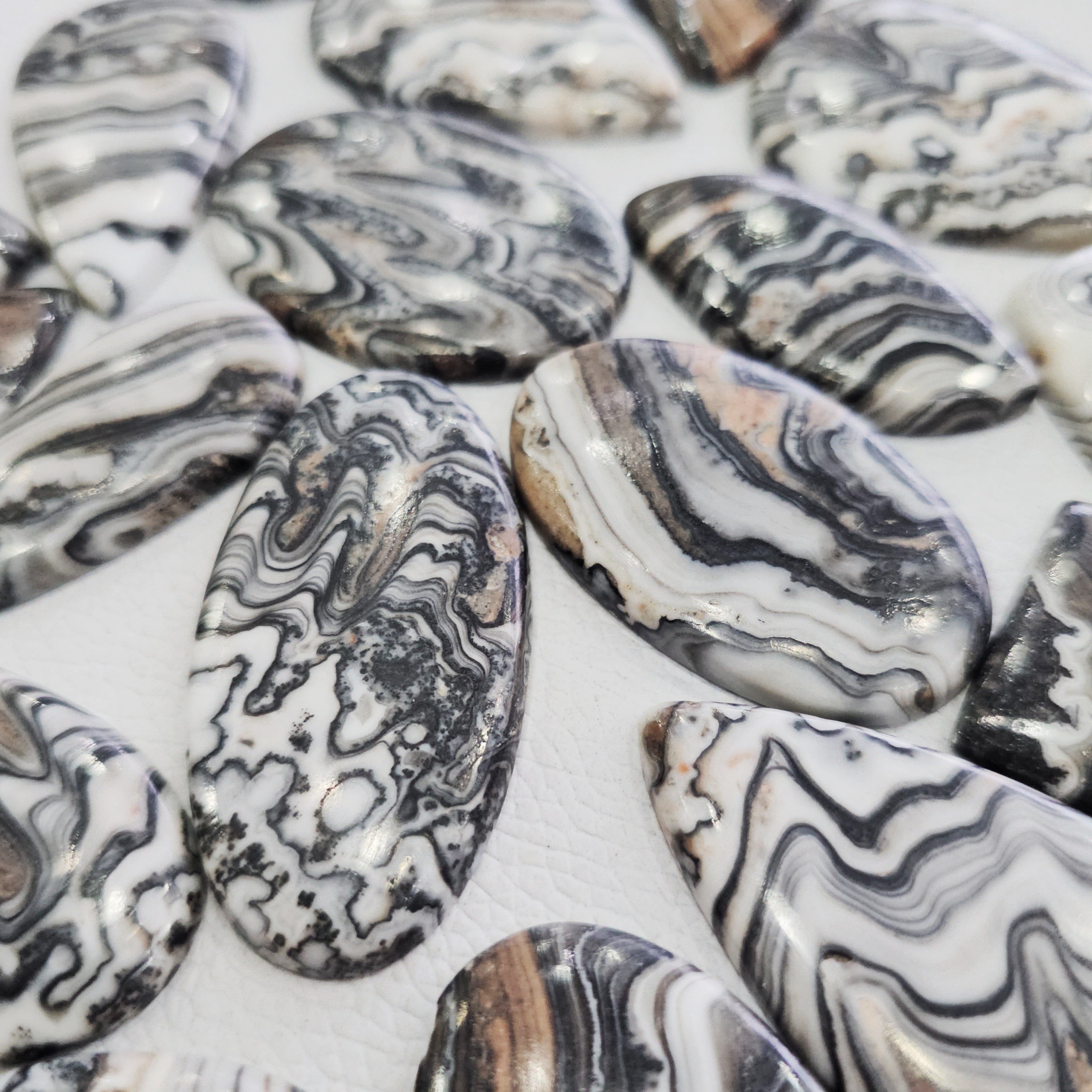 100 Grams Natural Zebra Lace Jasper Gemstones | 20–50mm | 12–15 Pcs | Mixed Shapes