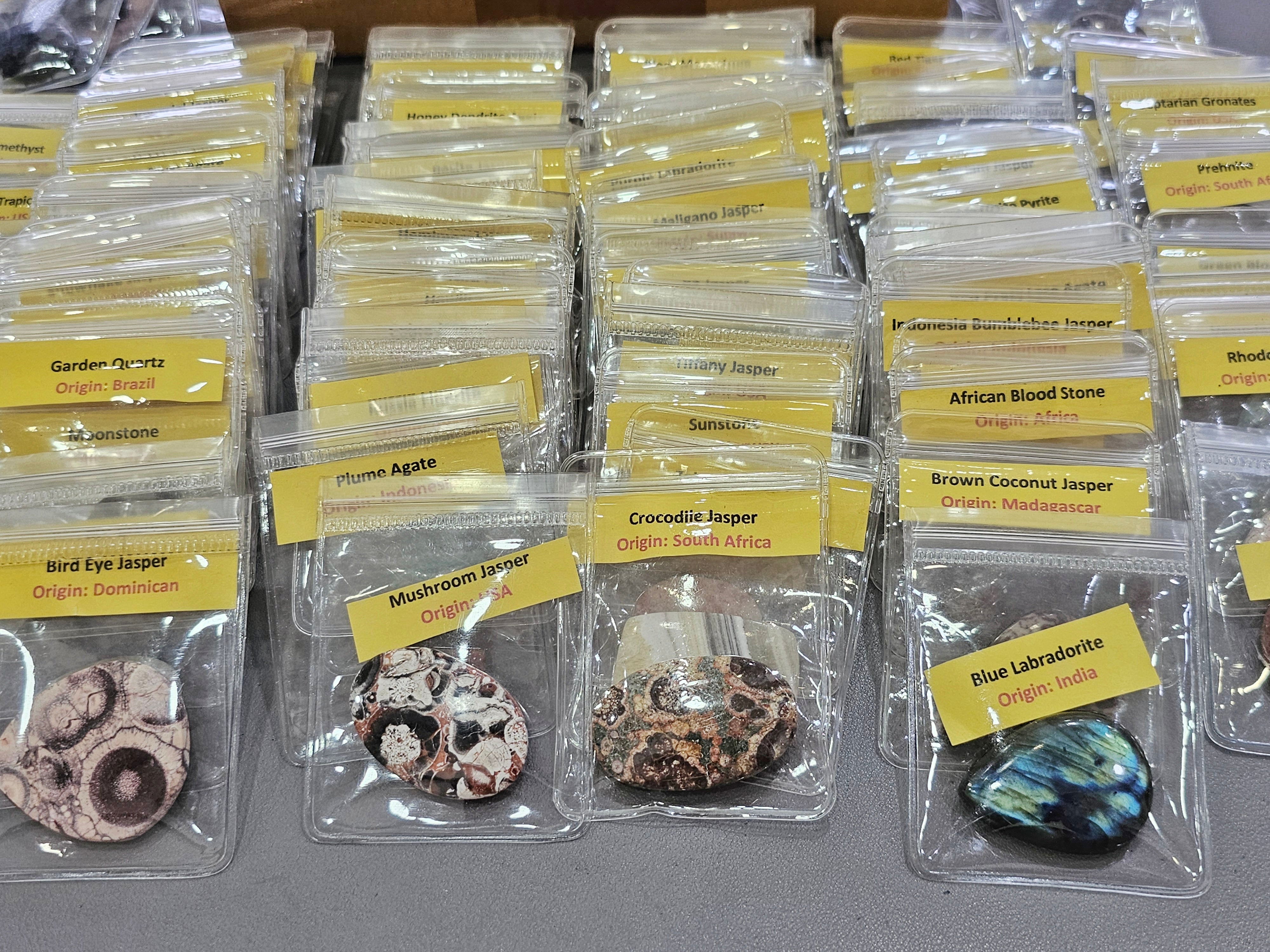 Mega 160 PCS Gemstone Collection Box – 160 Unique Cabochons with Names & Origins - The LabradoriteKing