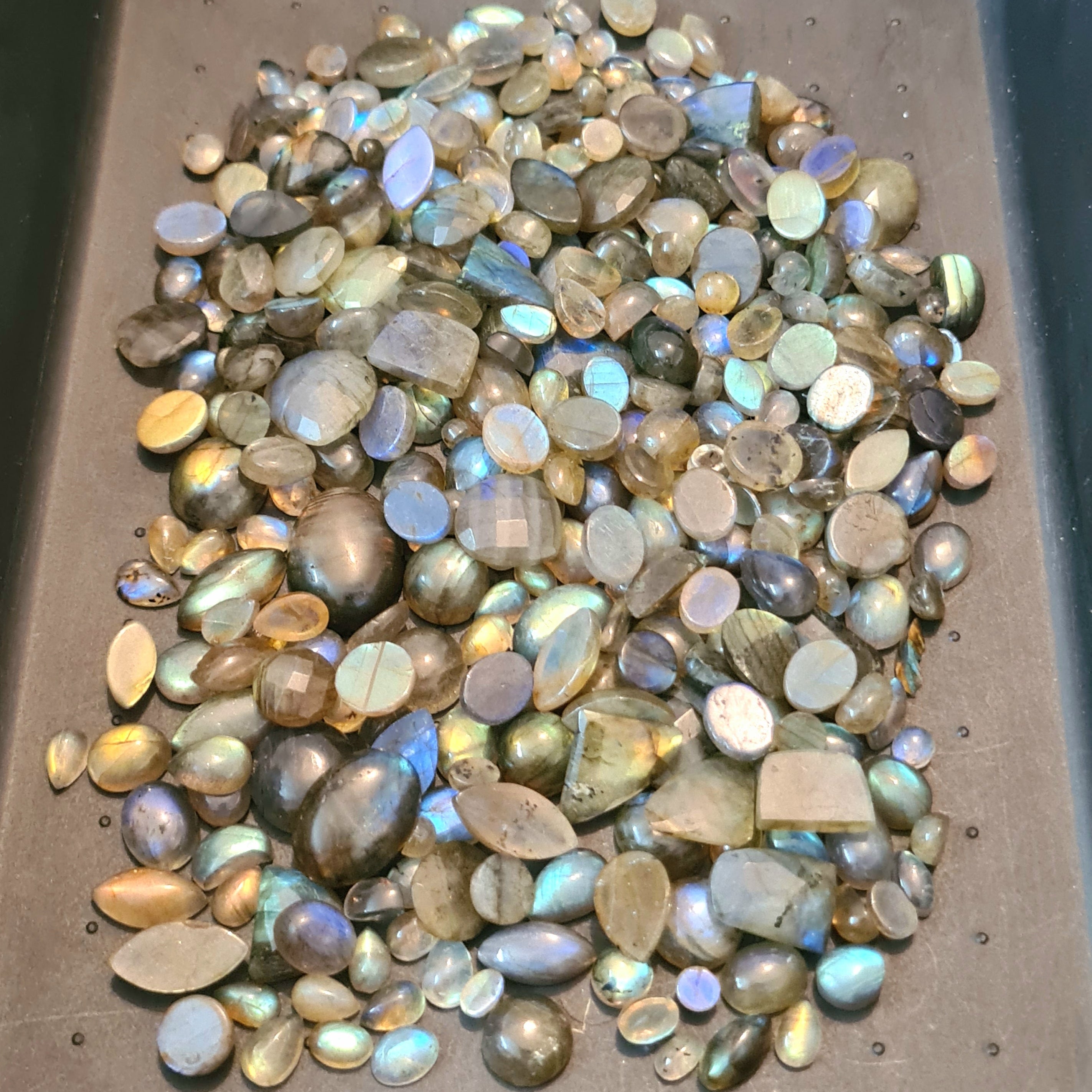 1 Lots Natural Labradorite Cabochons | 4-21mm | Shape: Mix - The LabradoriteKing