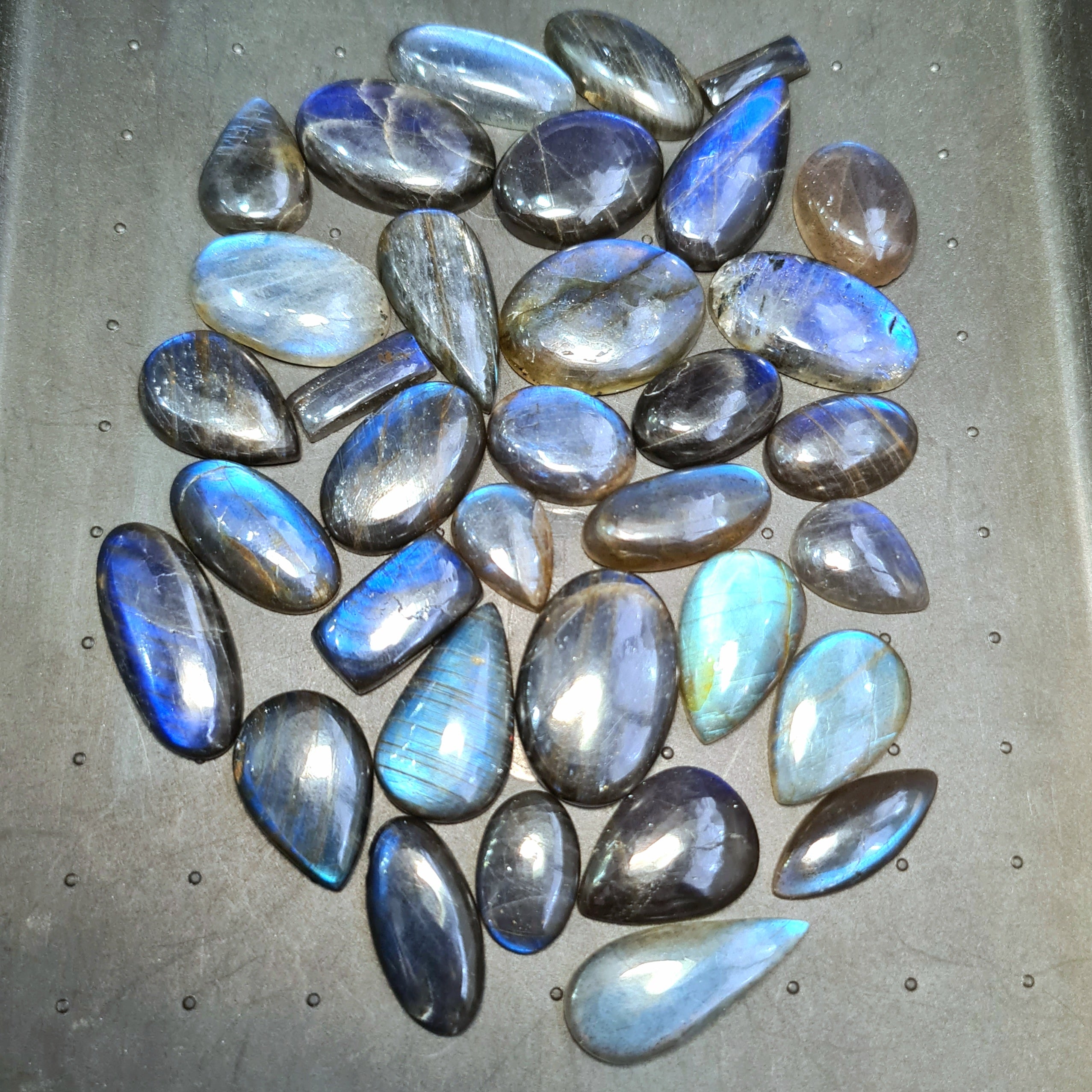 1 Lots Natural Labradorite Cabochons | 16-28mm | Shape: Oval Pear And Rectangle - The LabradoriteKing