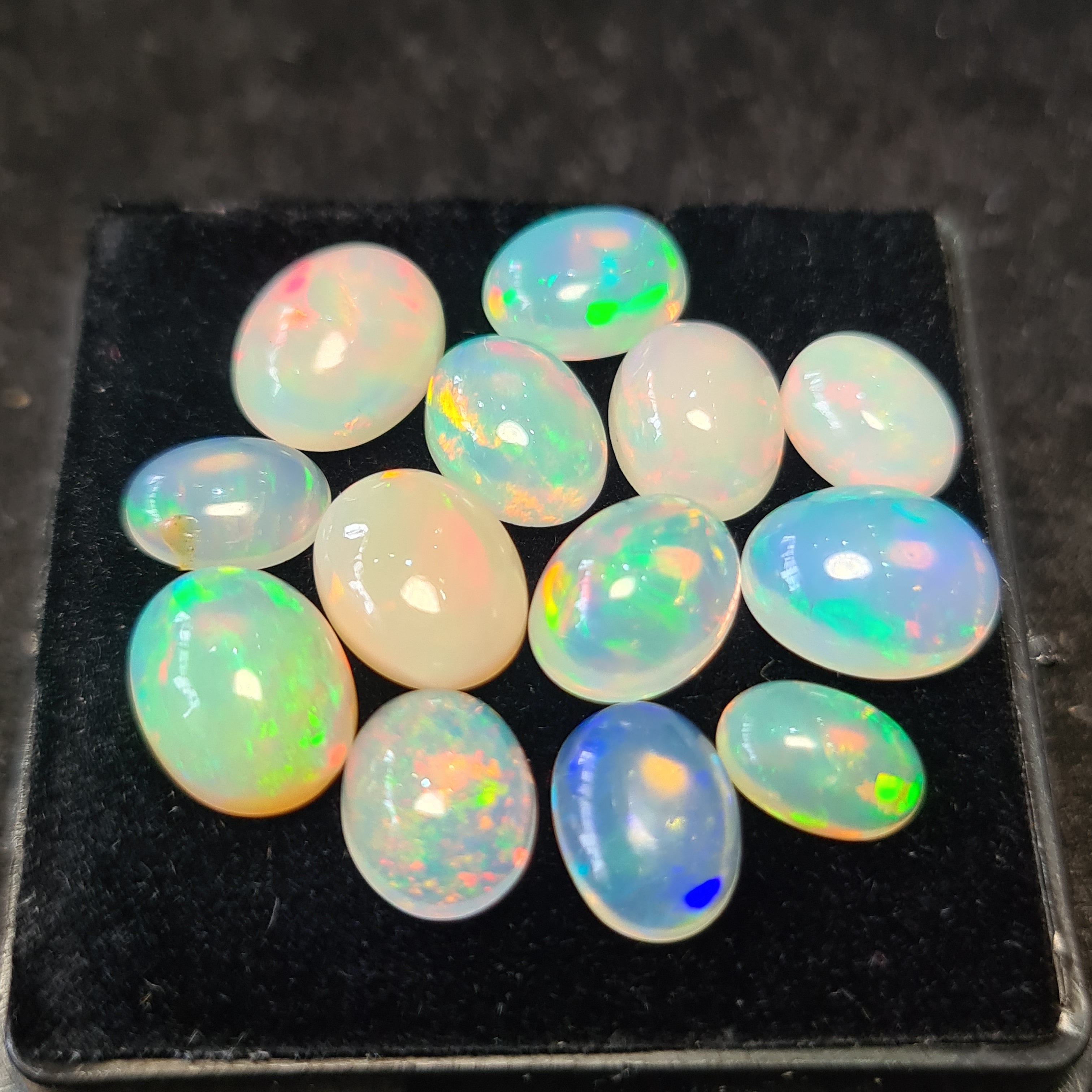 13Pcs of Natural Ethopian Opal Cabochons | 8–10mm  | Shape-Oval - The LabradoriteKing