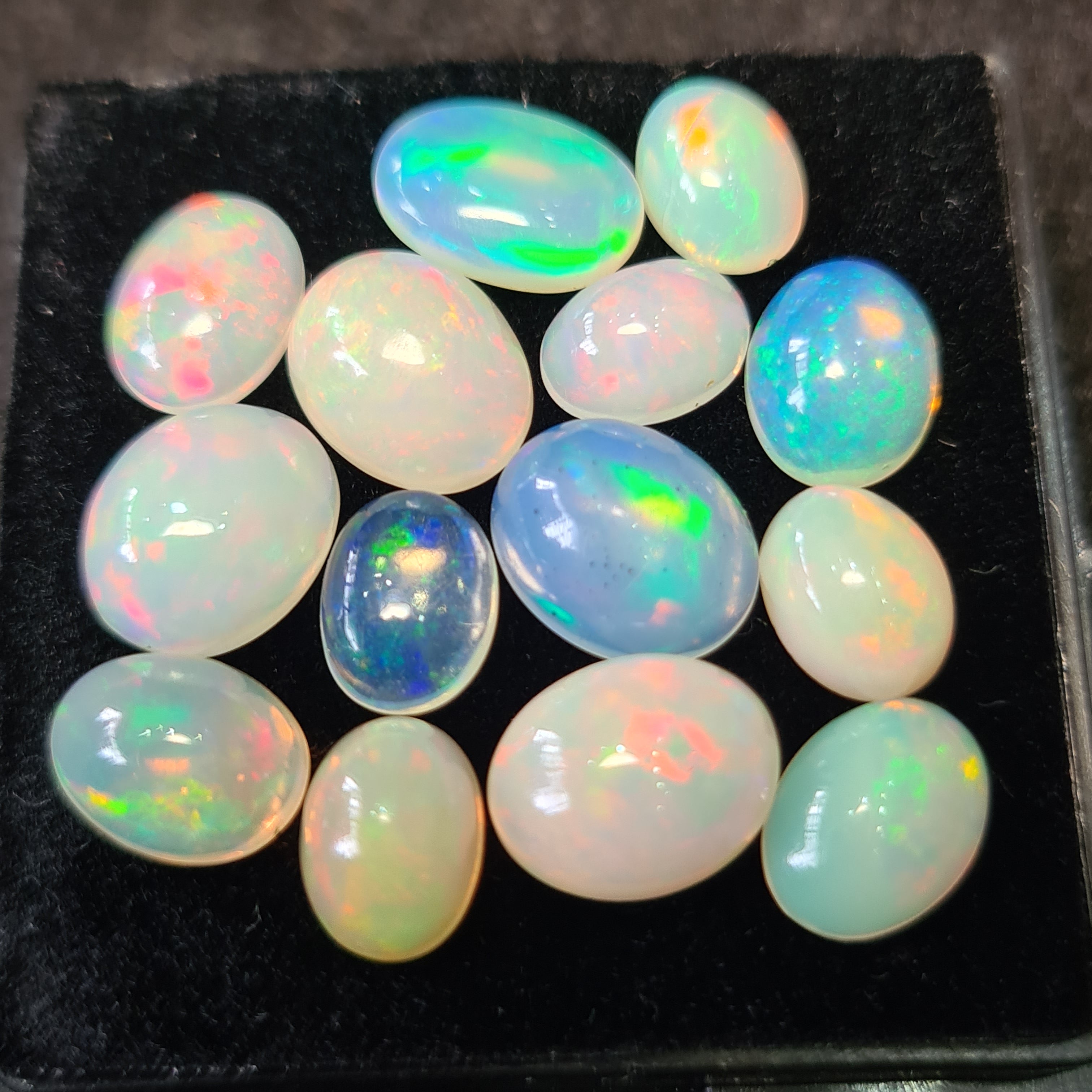 14Pcs of Natural Ethopian Opal Cabochons | 8–10mm  | Shape-Oval - The LabradoriteKing