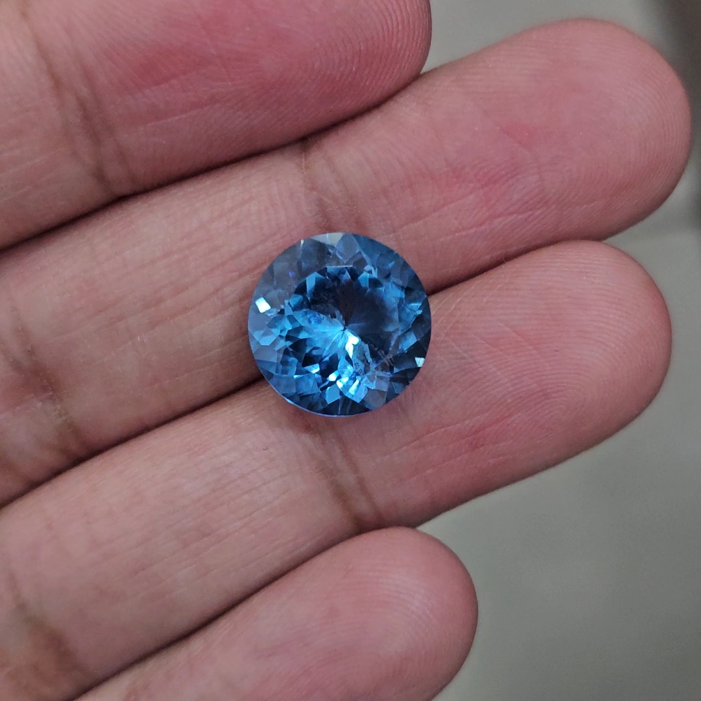 Natural Swiss Blue Topaz Faceted | Round | 13mm - The LabradoriteKing