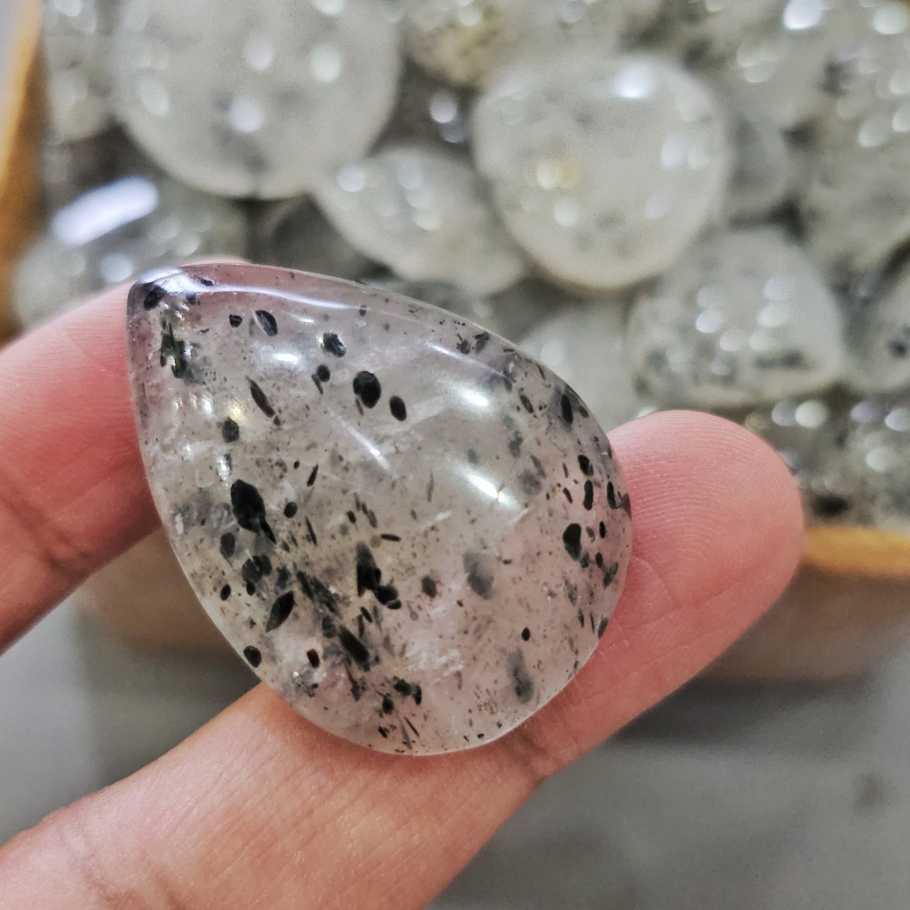 500Gram/1KG Black Dot Cabochons | 190-200 Pcs |20-40mm - The LabradoriteKing