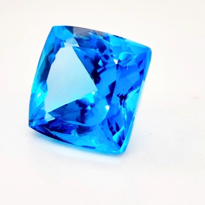 Natural Swiss Blue Topaz Faceted | Square | 14mm - The LabradoriteKing
