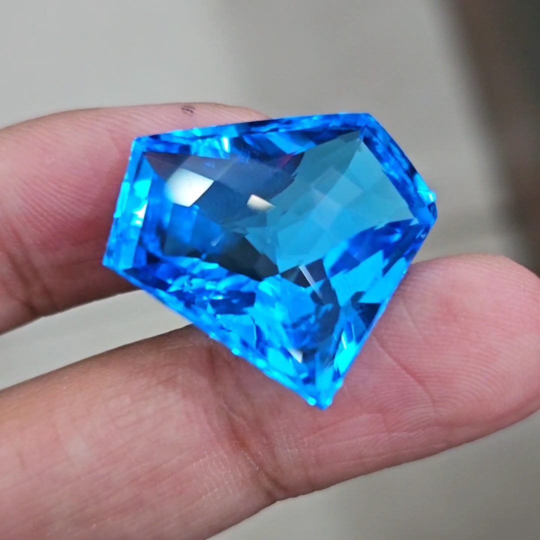 48.9Cts Of Natural Swiss Blue Topaz Checker Cut | Fancy | 26x23mm - The LabradoriteKing