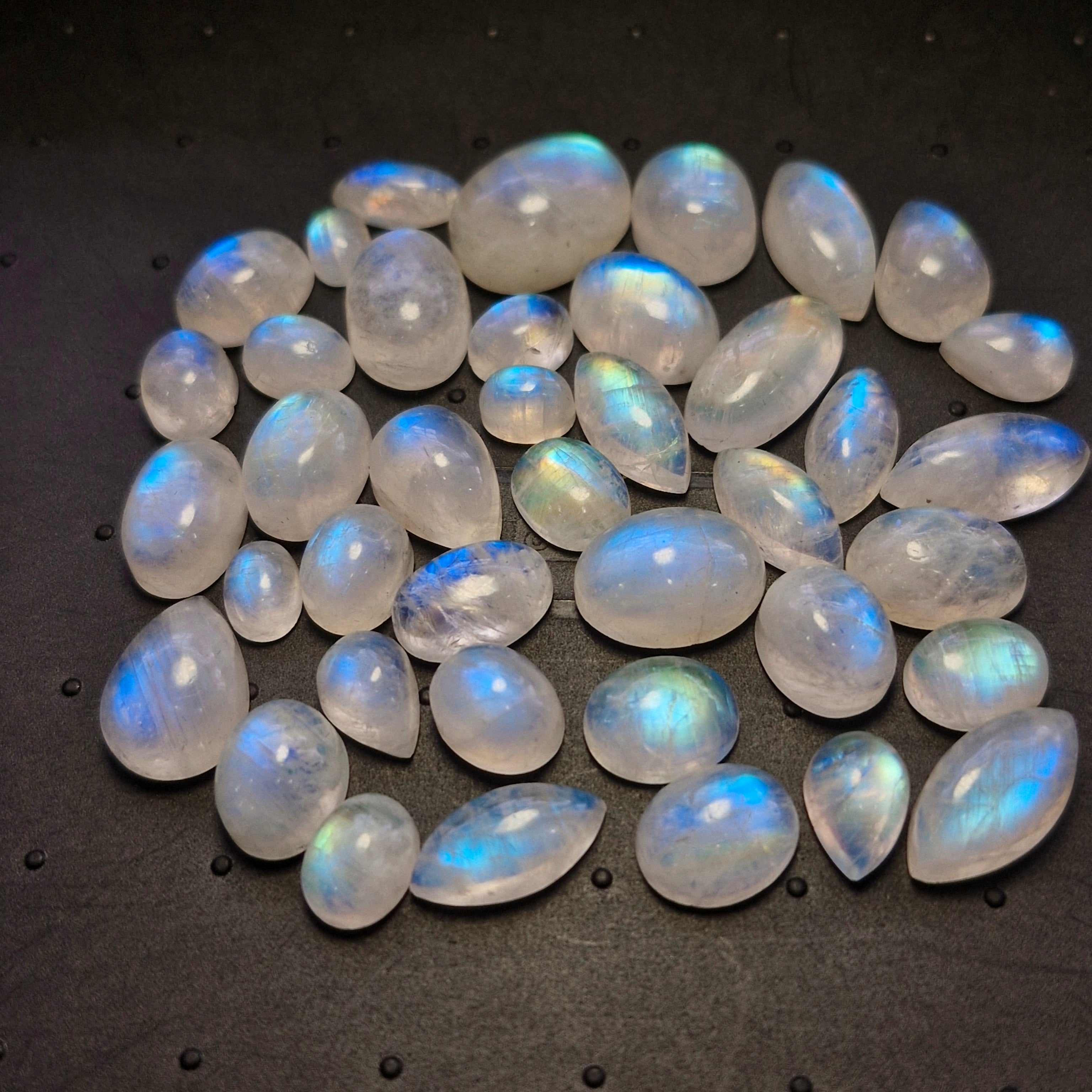 40Pcs Natural Rainbow Moonstone Cabochons | 7-16mm | Shape: Mix - The LabradoriteKing