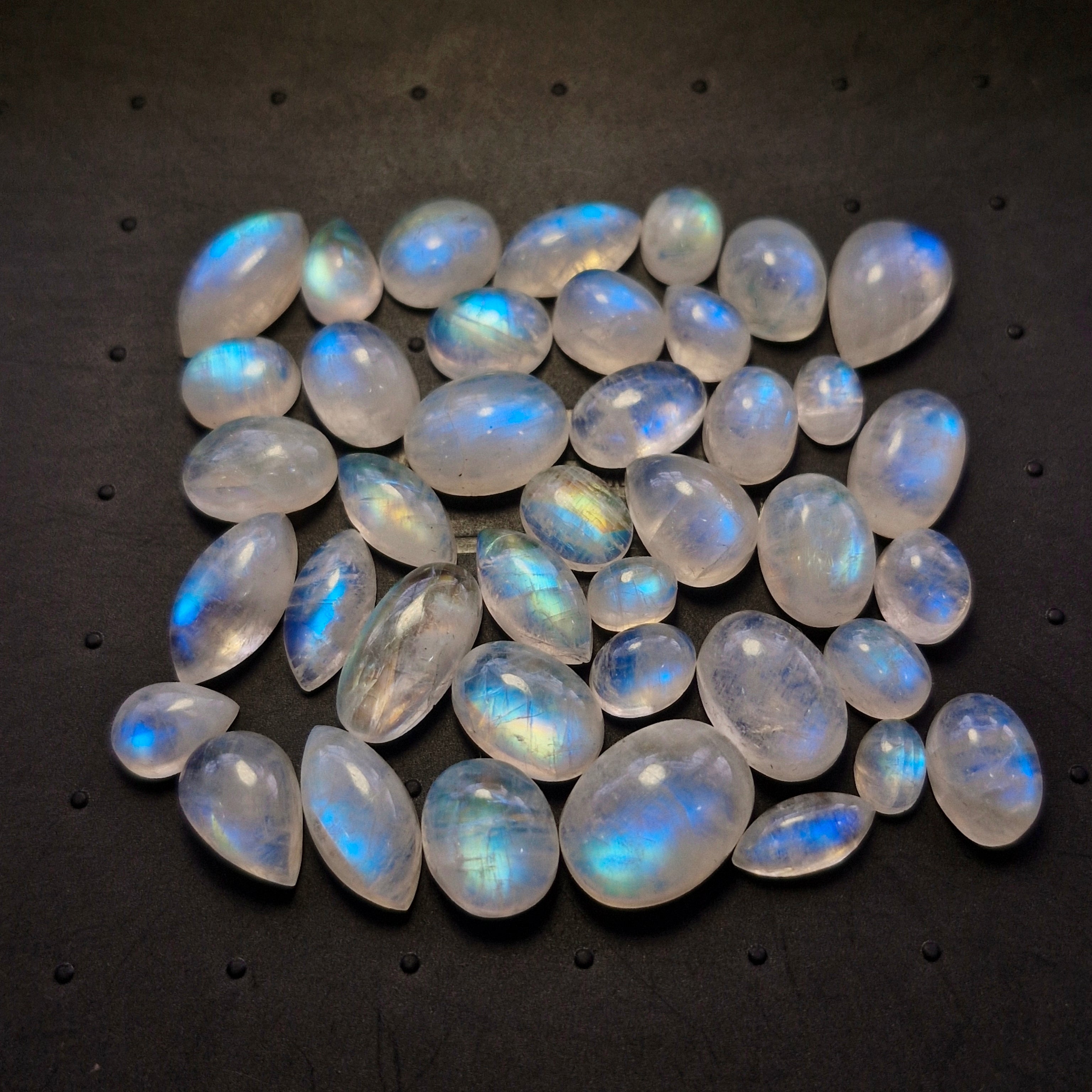 40Pcs Natural Rainbow Moonstone Cabochons | 7-16mm | Shape: Mix - The LabradoriteKing