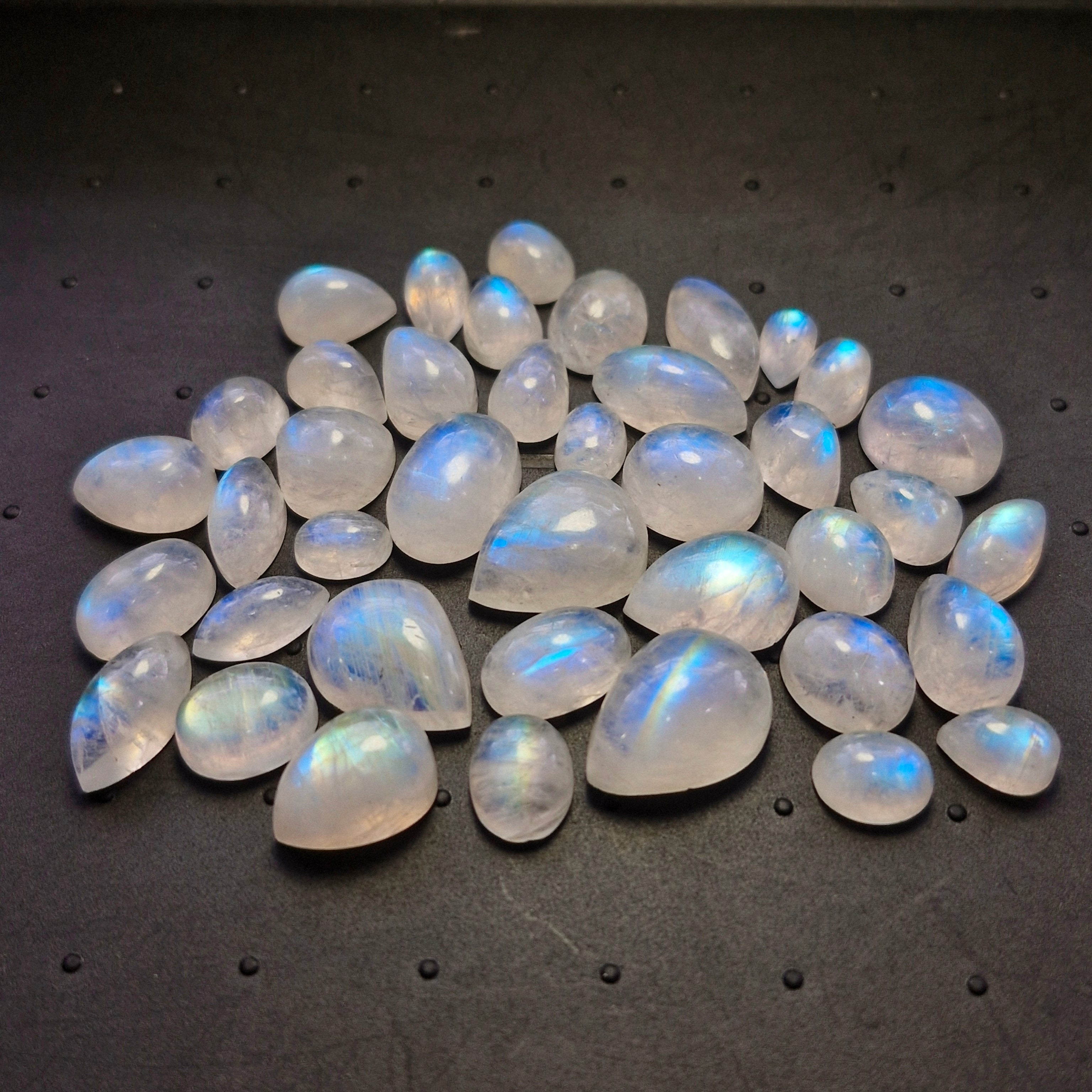 40Pcs Natural Rainbow Moonstone Cabochons | 8-16mm | Shape: Mix - The LabradoriteKing