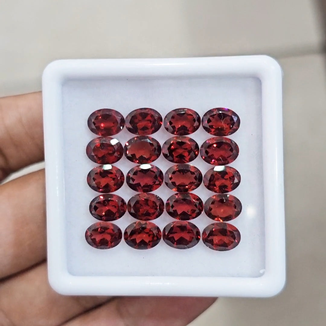 20pcs Natural Mozambique Cherry Garnet Faceted | Oval | Size: 8x6mm - The LabradoriteKing