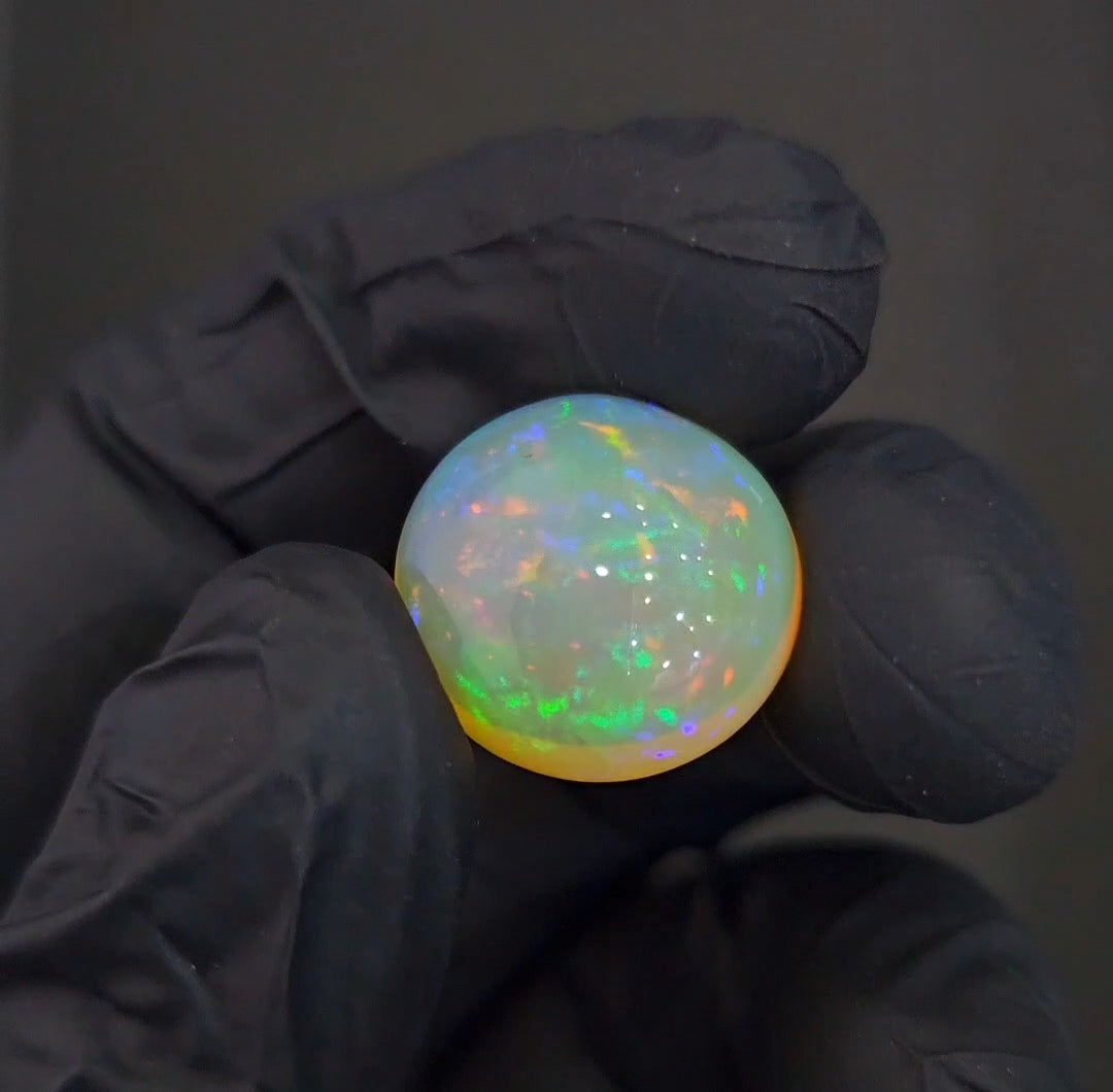 Natural Ethiopian Opal Cabochon Multi Fire | Round| Size: 17mm | 13.6 Cts - The LabradoriteKing