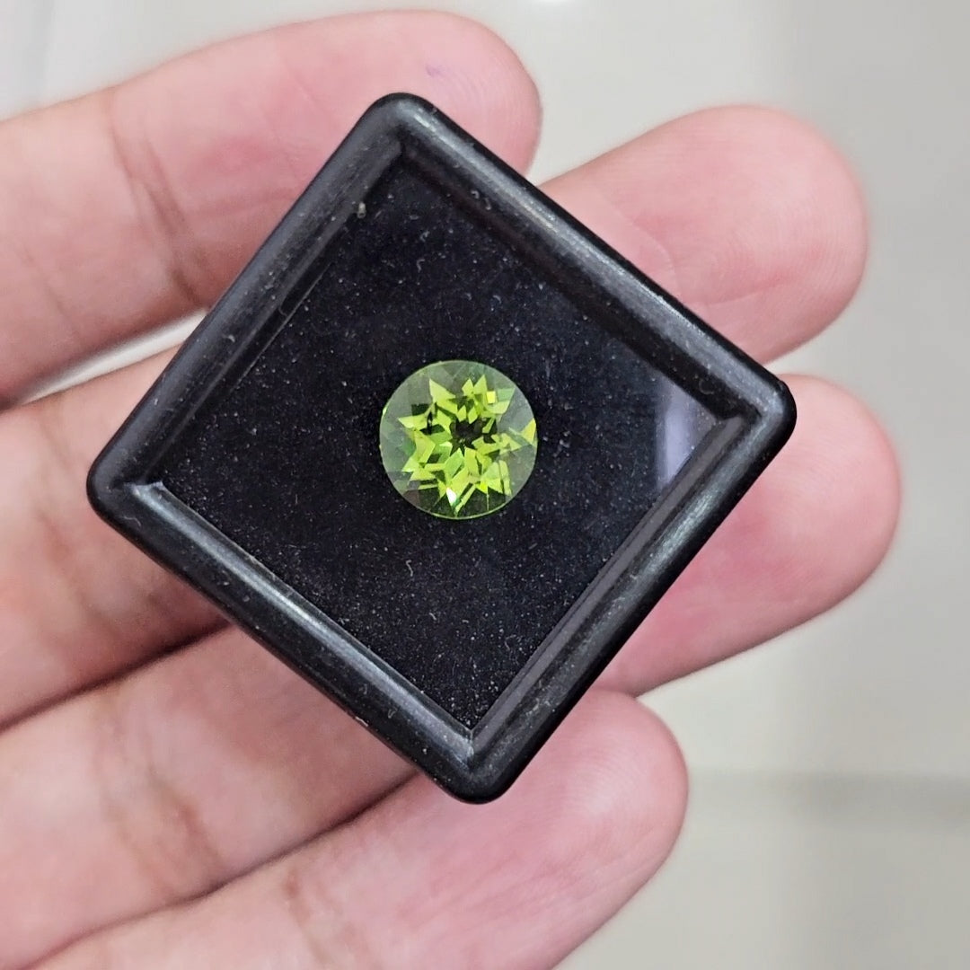 1 Pcs of Natural Peridot Faceted | Round | Size: 10mm