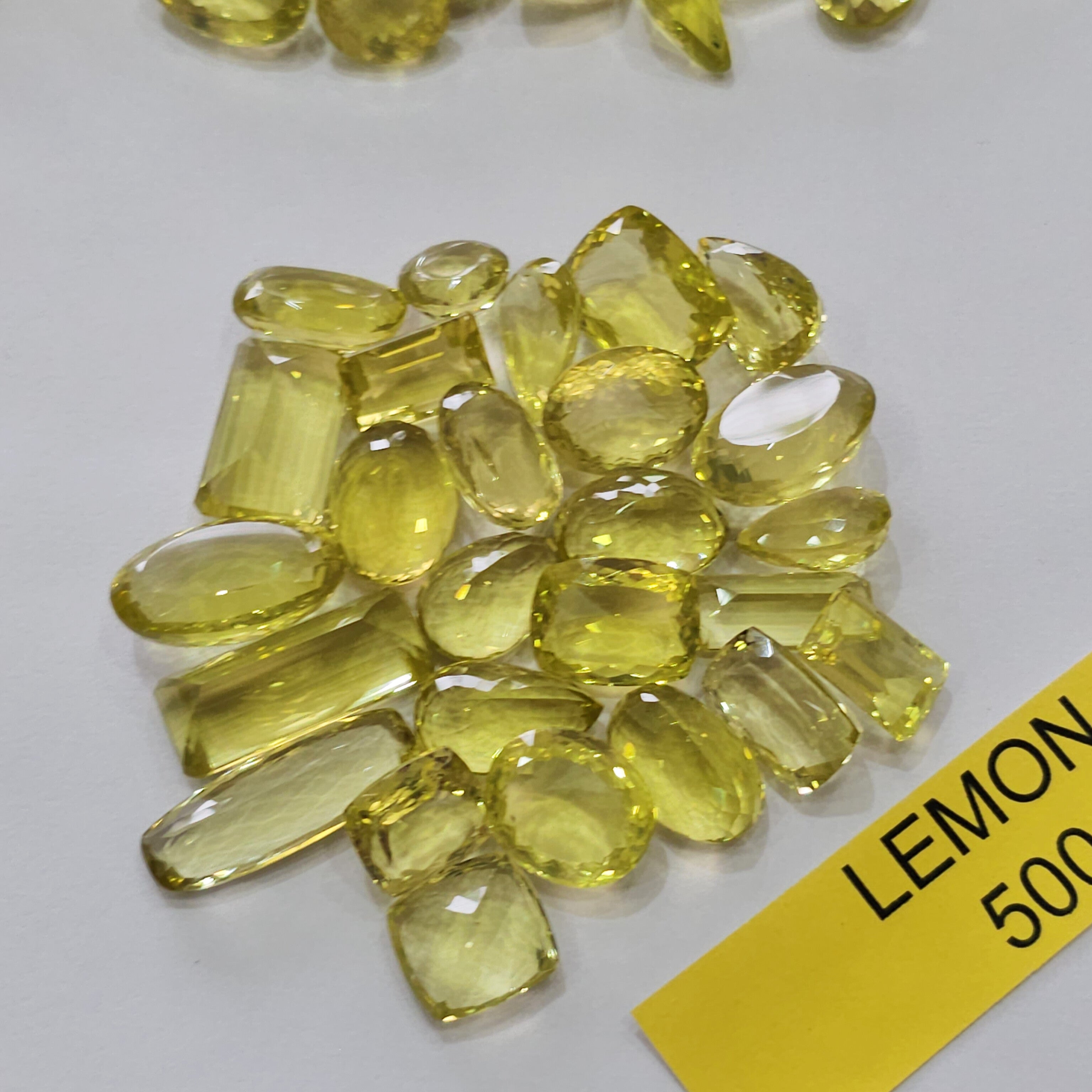 500 Carats Lemon Gold Quartz | Flawless | 25-30 Pcs | 15-35MM