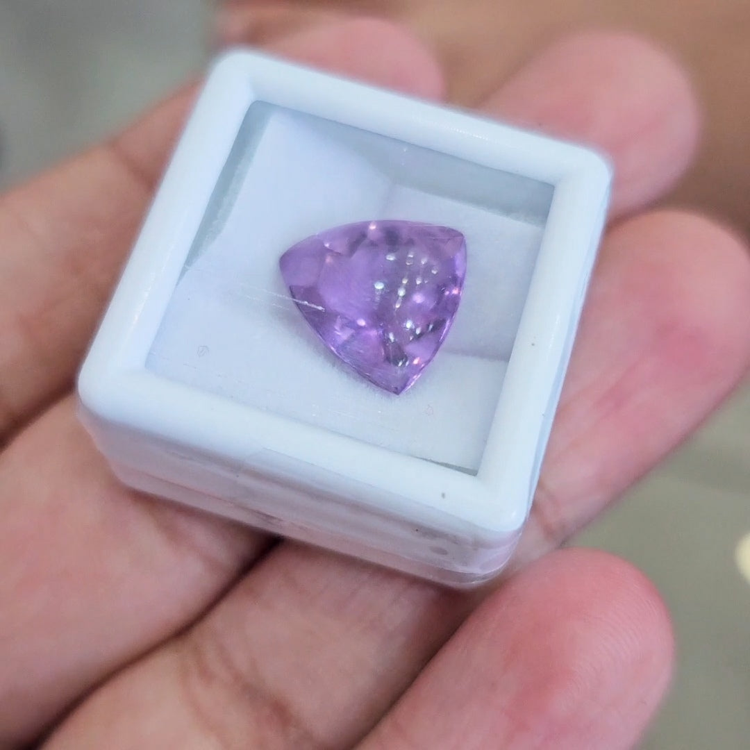 1 Pcs of Natural Amethyst Buff Top | Trillion | Size: 13mm