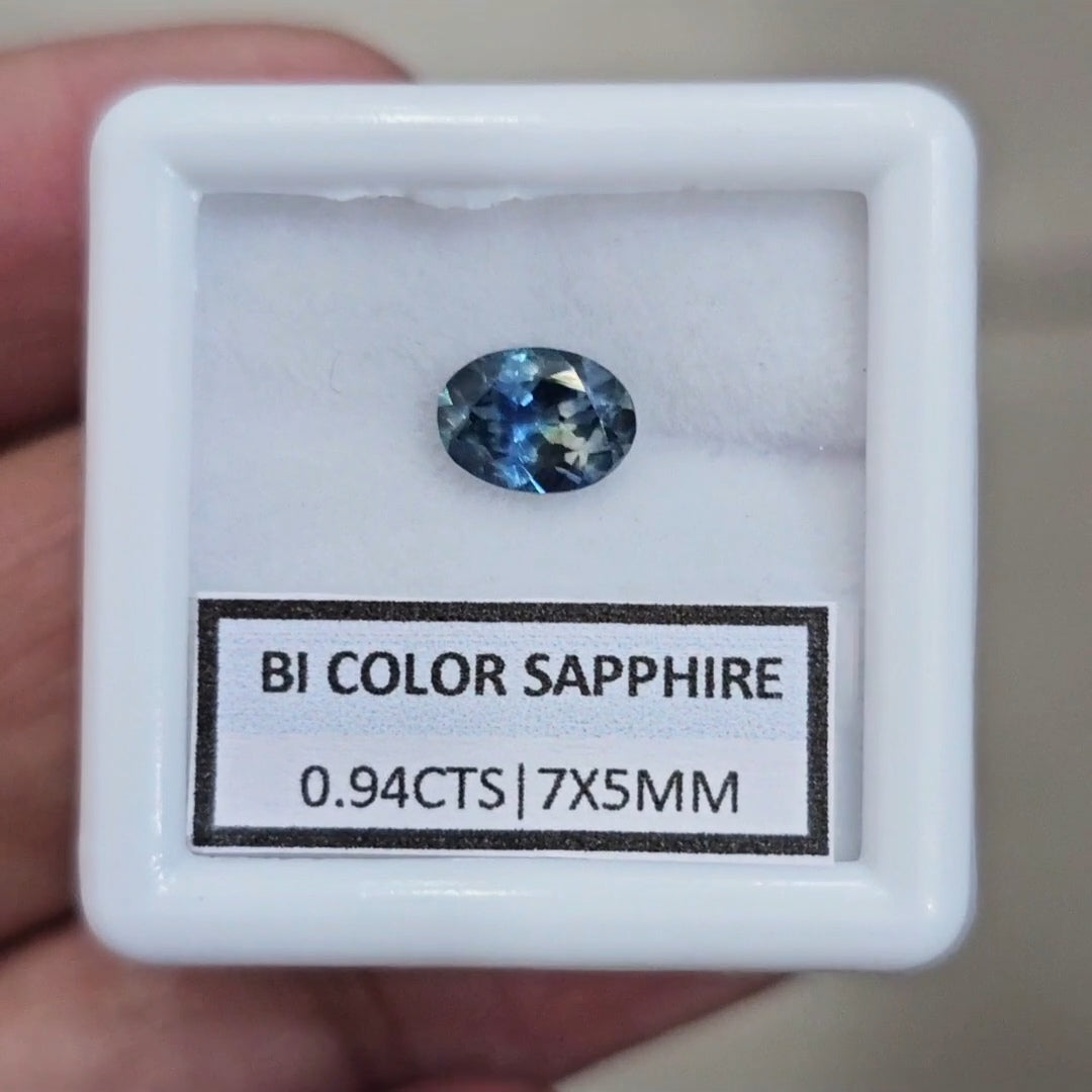 0.94cts  Natural Bi Color Australian Teal Sapphire | 7x5mm| Oval | Unheated