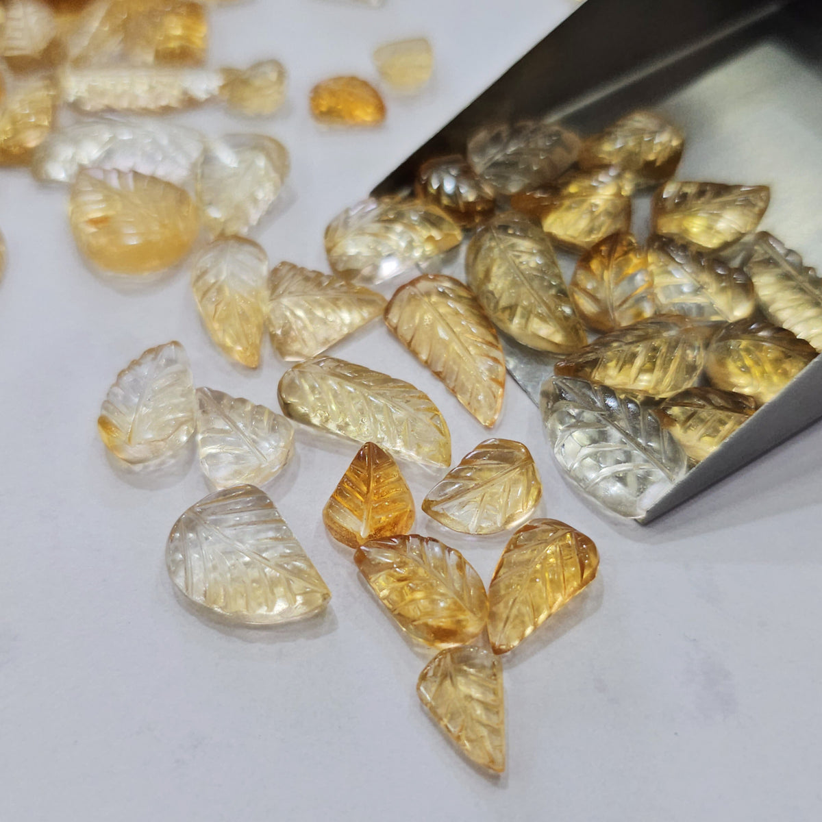 500 Cts of Natural Citrine Carved Gemstones | 230–250 Pcs | 7–20mm | Leaf Shapes - The LabradoriteKing