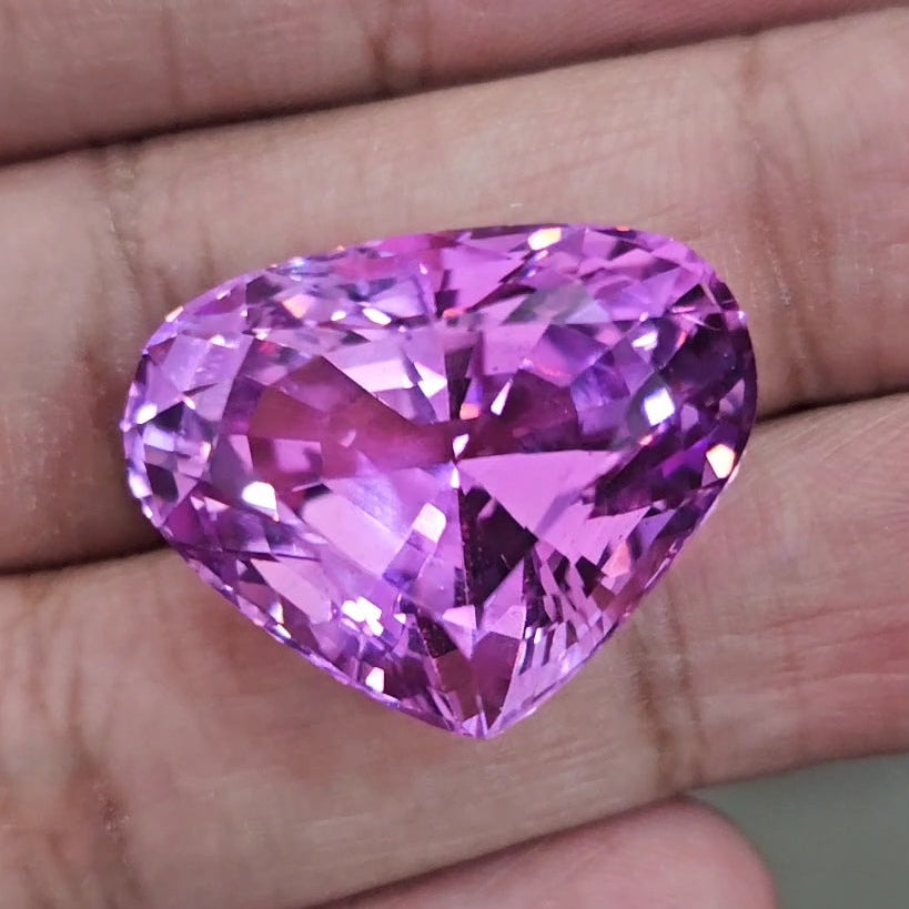 49.6Cts Natural Kunzite Faceted Clean| With Certificate| 25x20mm | Teardrop |Clean - The LabradoriteKing