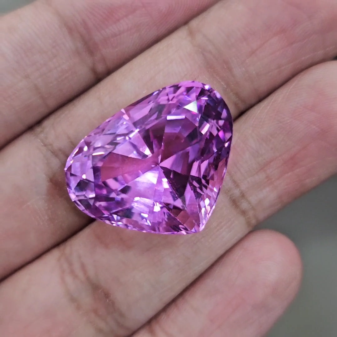 49.6Cts Natural Kunzite Faceted Clean| With Certificate| 25x20mm | Teardrop |Clean - The LabradoriteKing
